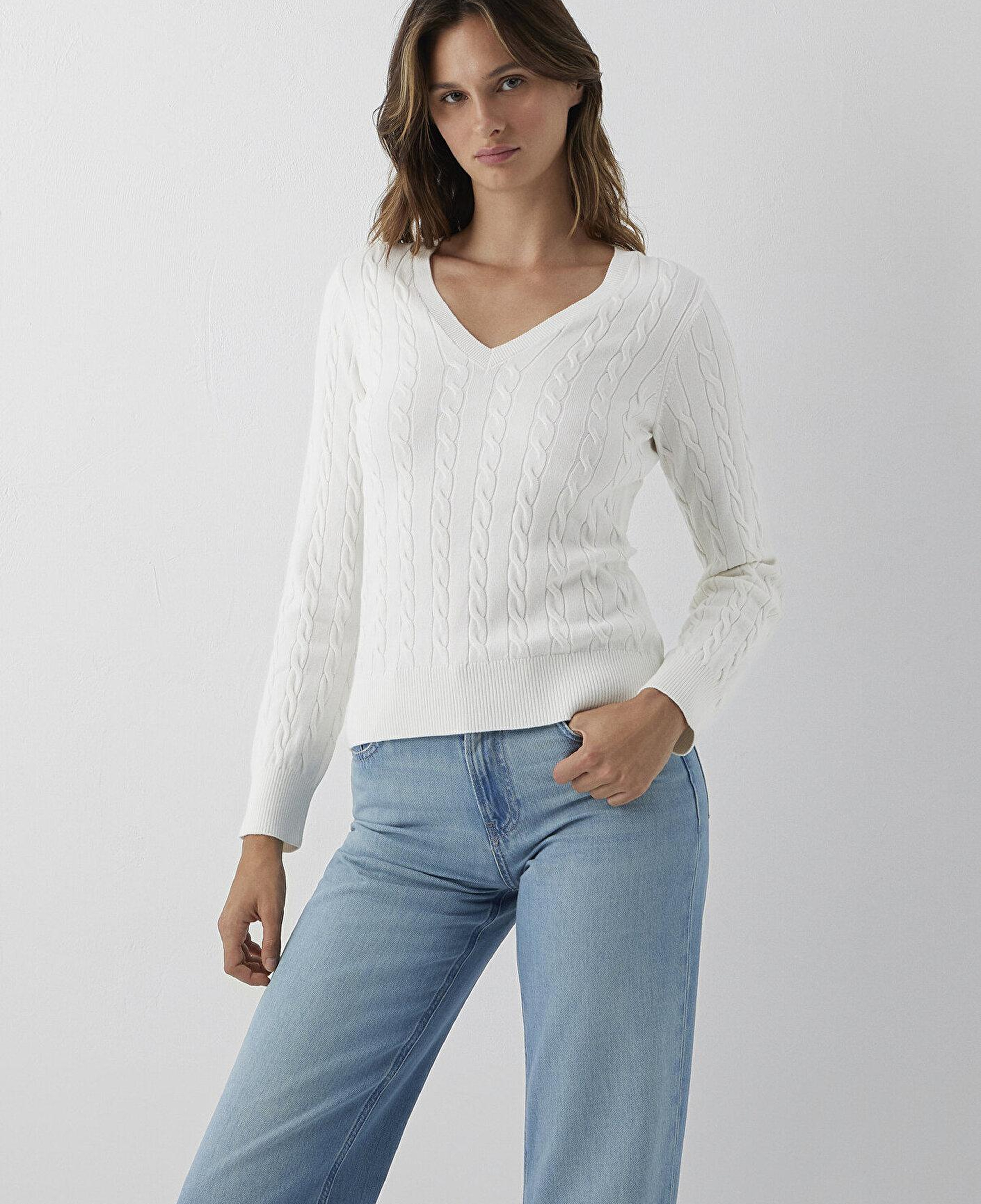 Mavi V Yaka Ekru Triko Slim Fit / Dar Kesim 1710911-70057