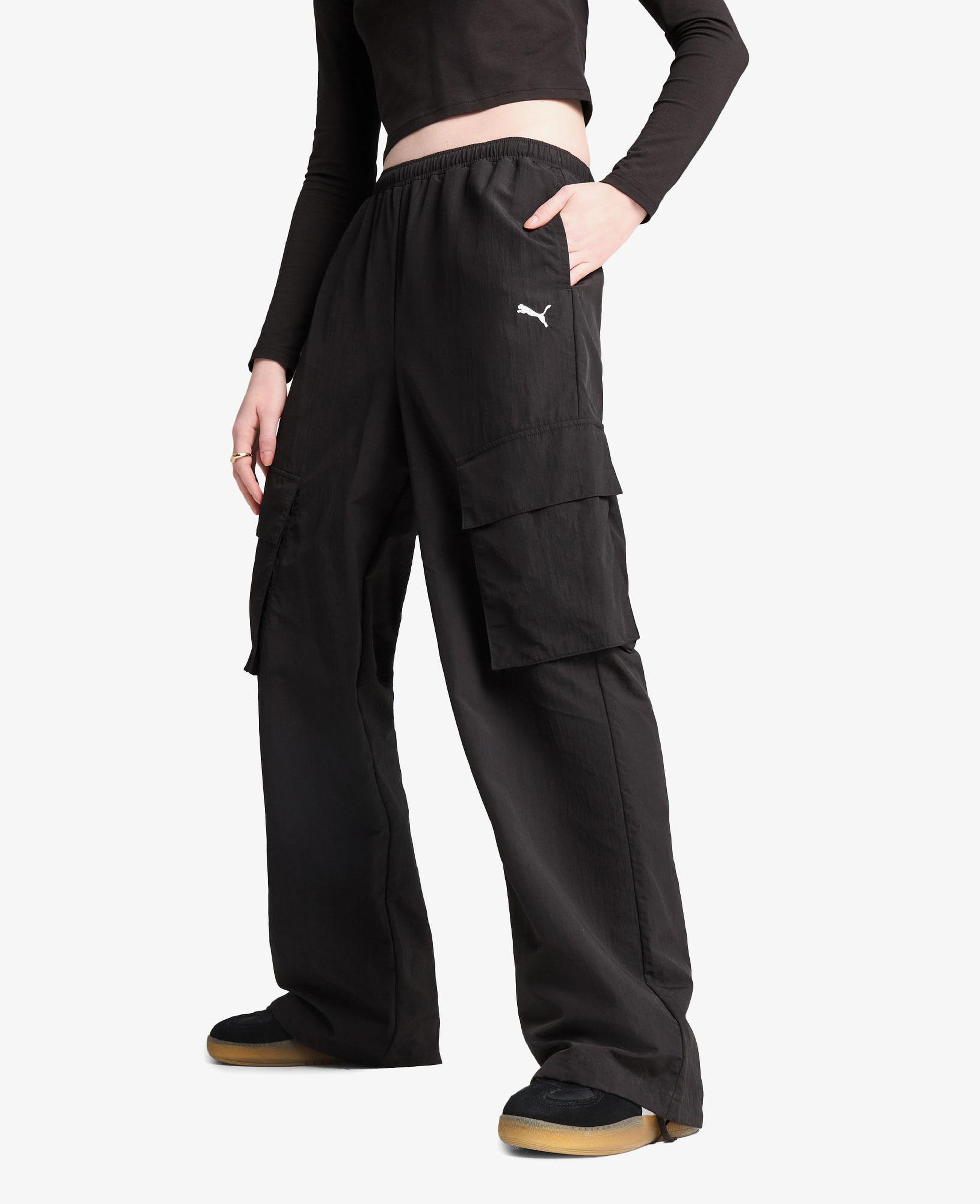 Puma Wardrobe Essentials Relaxed Kadın Siyah Eşofman Altı