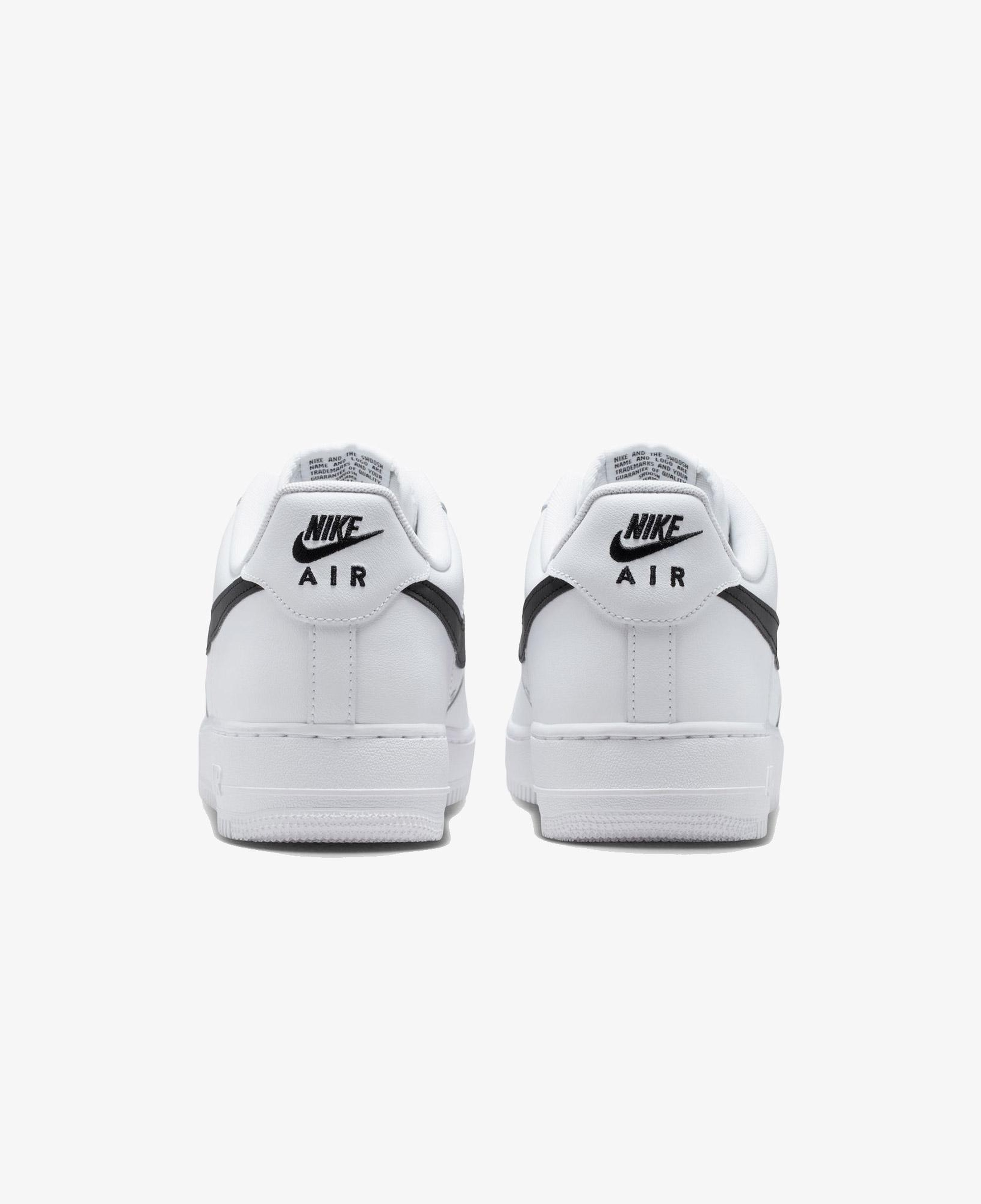 Nike Air Force 1 '07 LV8 Erkek Beyaz Spor Ayakkabı