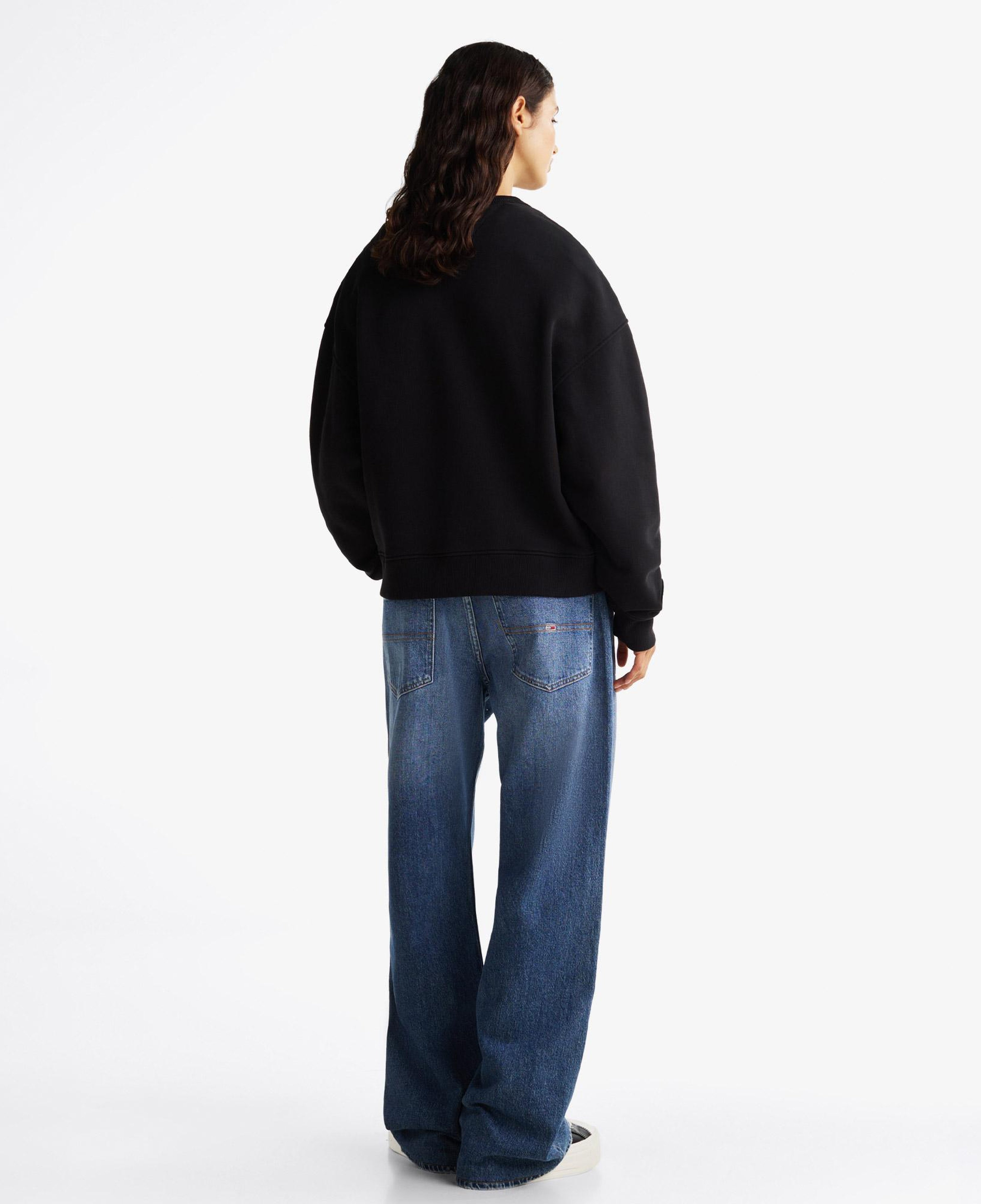 Tommy Jeans Bxy Badge Crew Kadın Siyah Sweatshirt