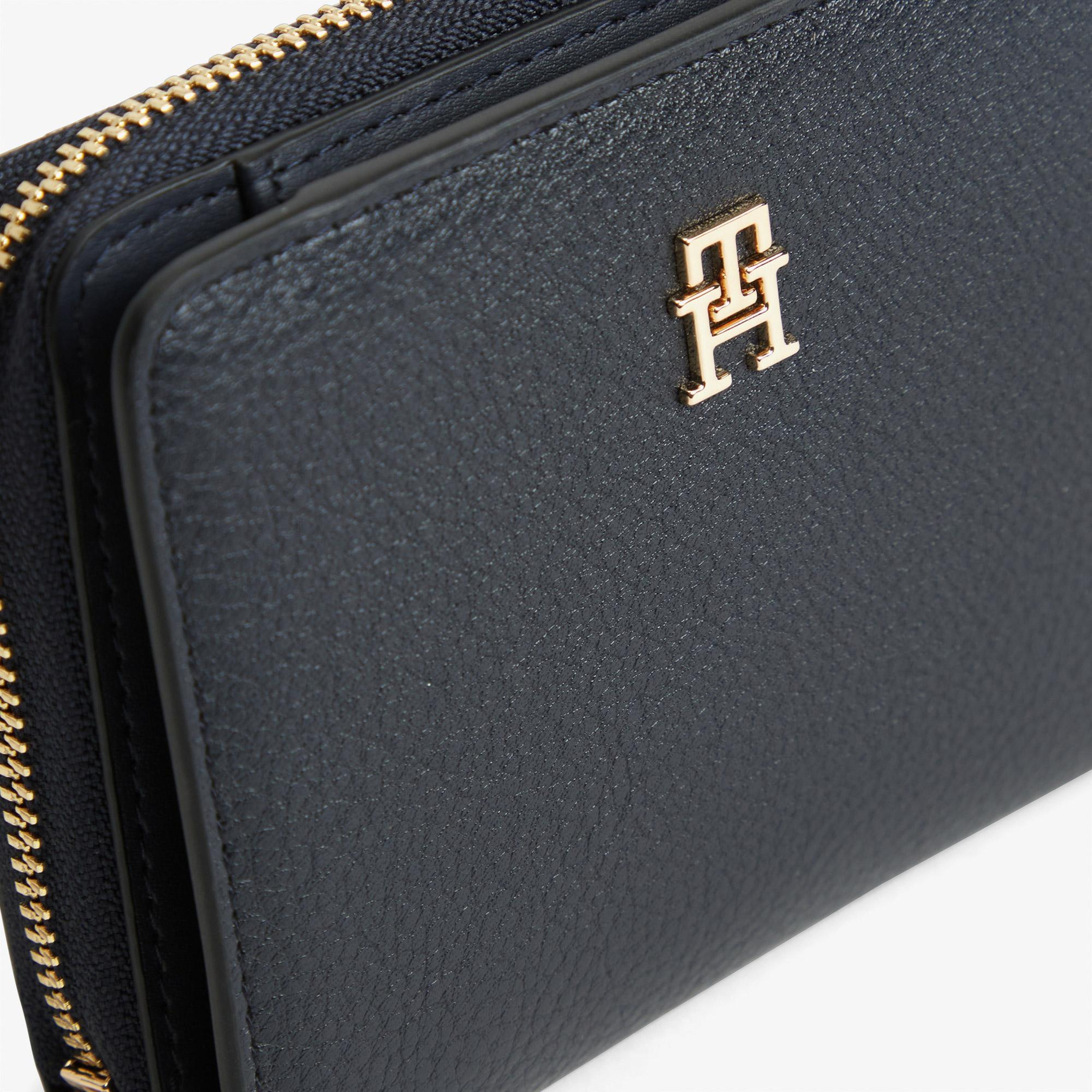 Tommy Hilfiger Icon Med Flap Kadın Lacivert Cüzdan