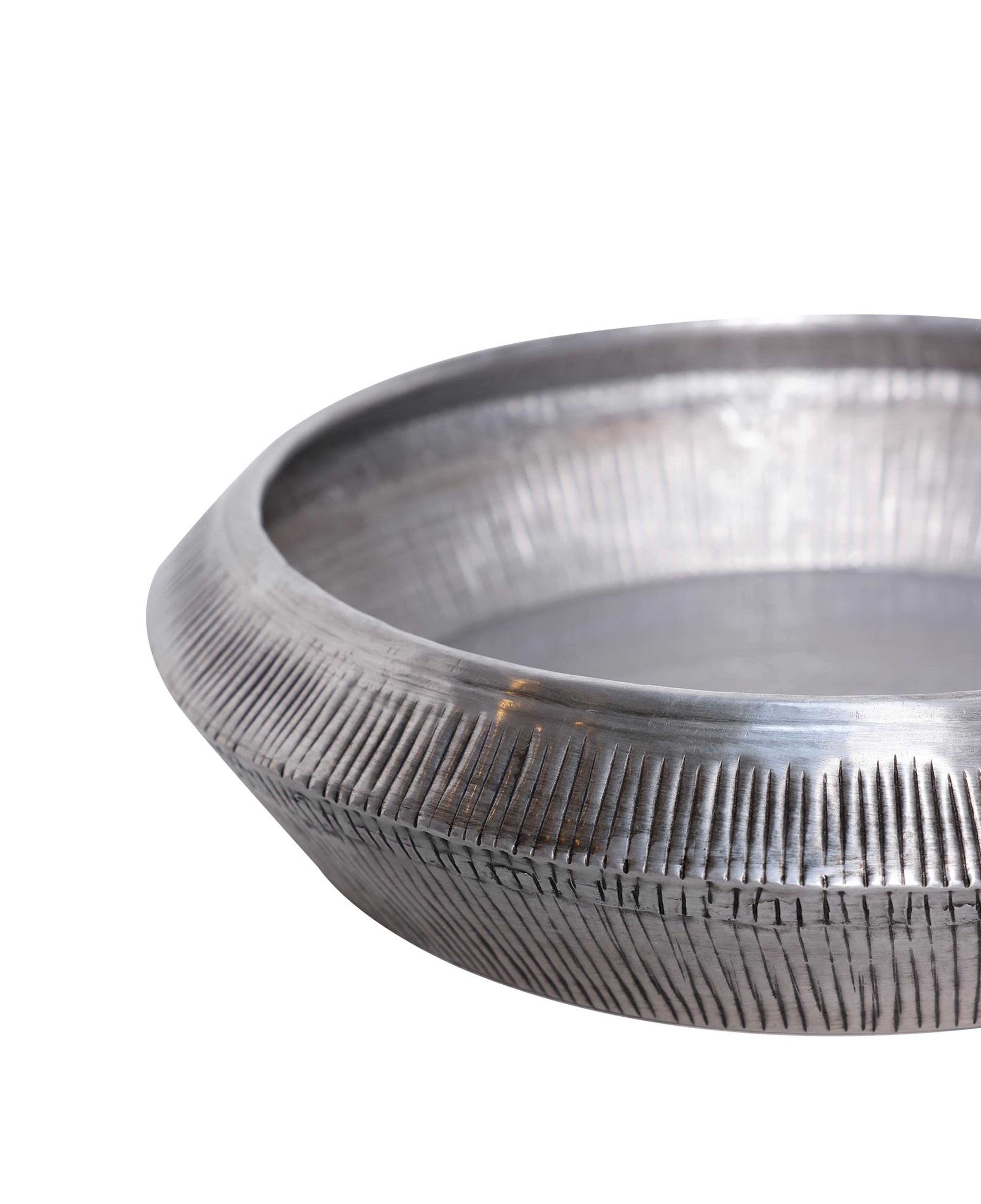 YARGICI Metal Dövme Detaylı Vazo(10x40 Cm)