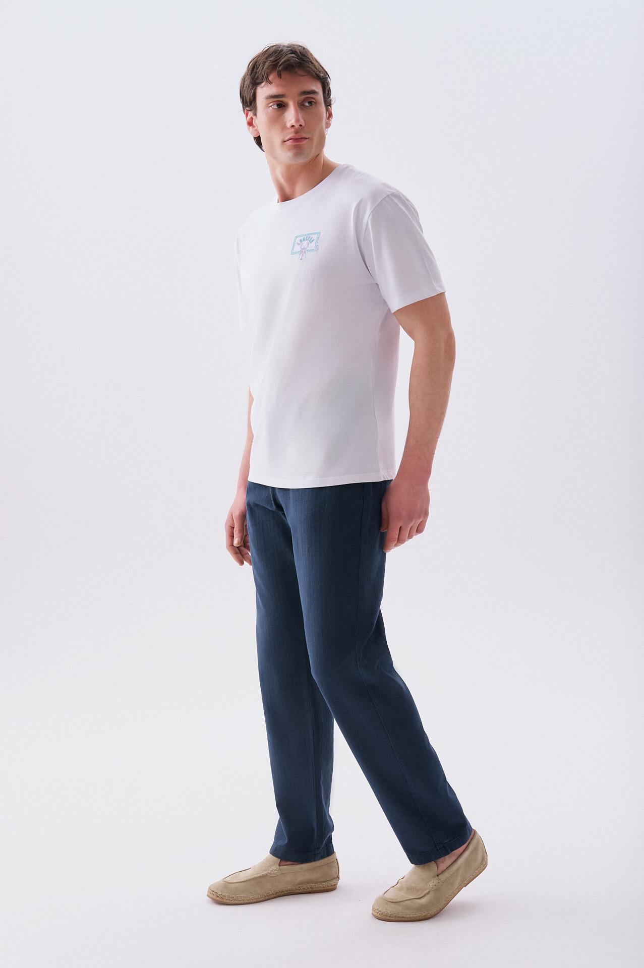 Erkek Beyaz Comfort Fit Nakışlı Bisiklet Yaka T-Shirt