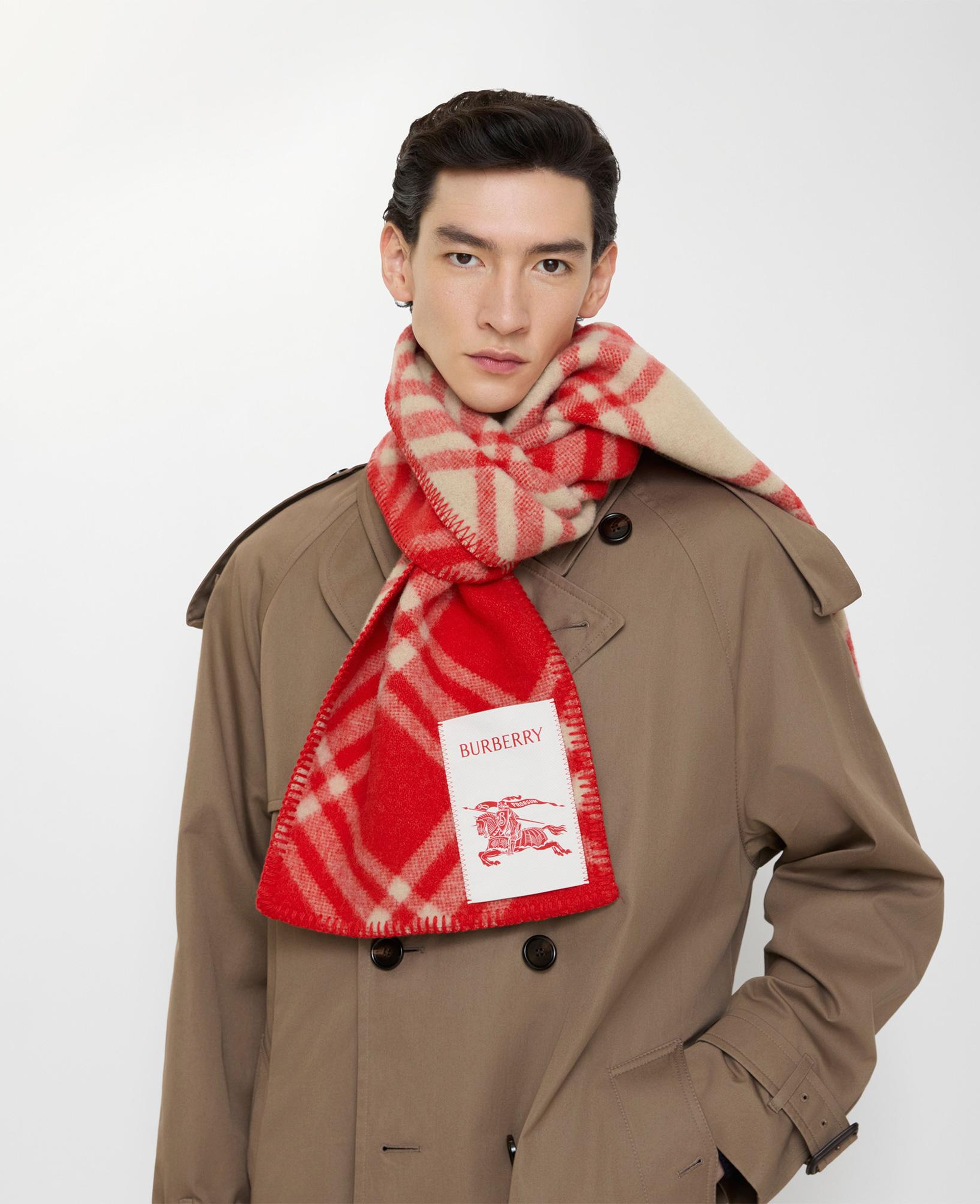 Burberry Kadın Kırmızı Atkı