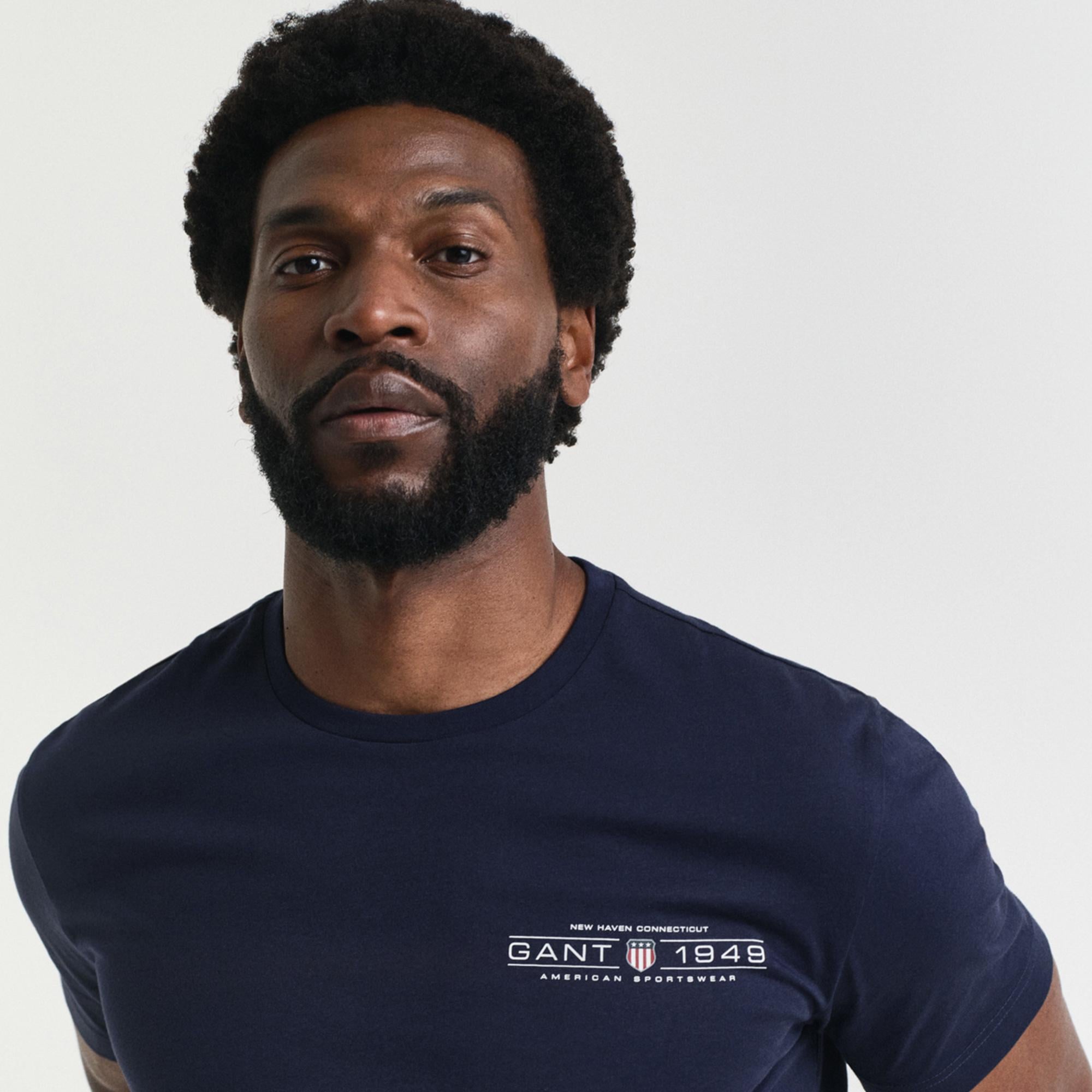 GANT Erkek Lacivert Regular Fit Bisiklet Yaka Logolu T-Shirt