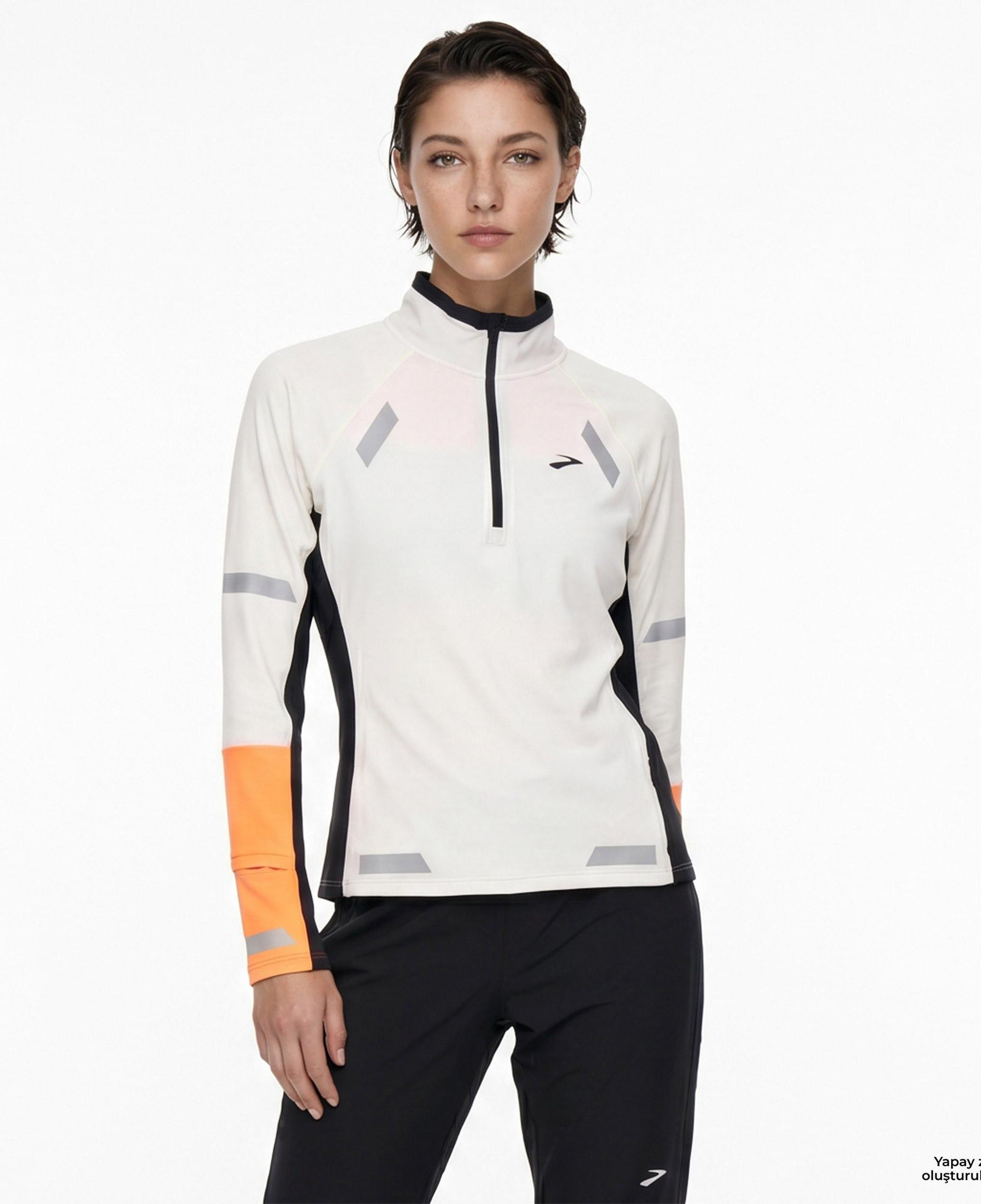 Brooks Run Visible 1/2 Zip 2.0 Kadın Beyaz T-Shirt