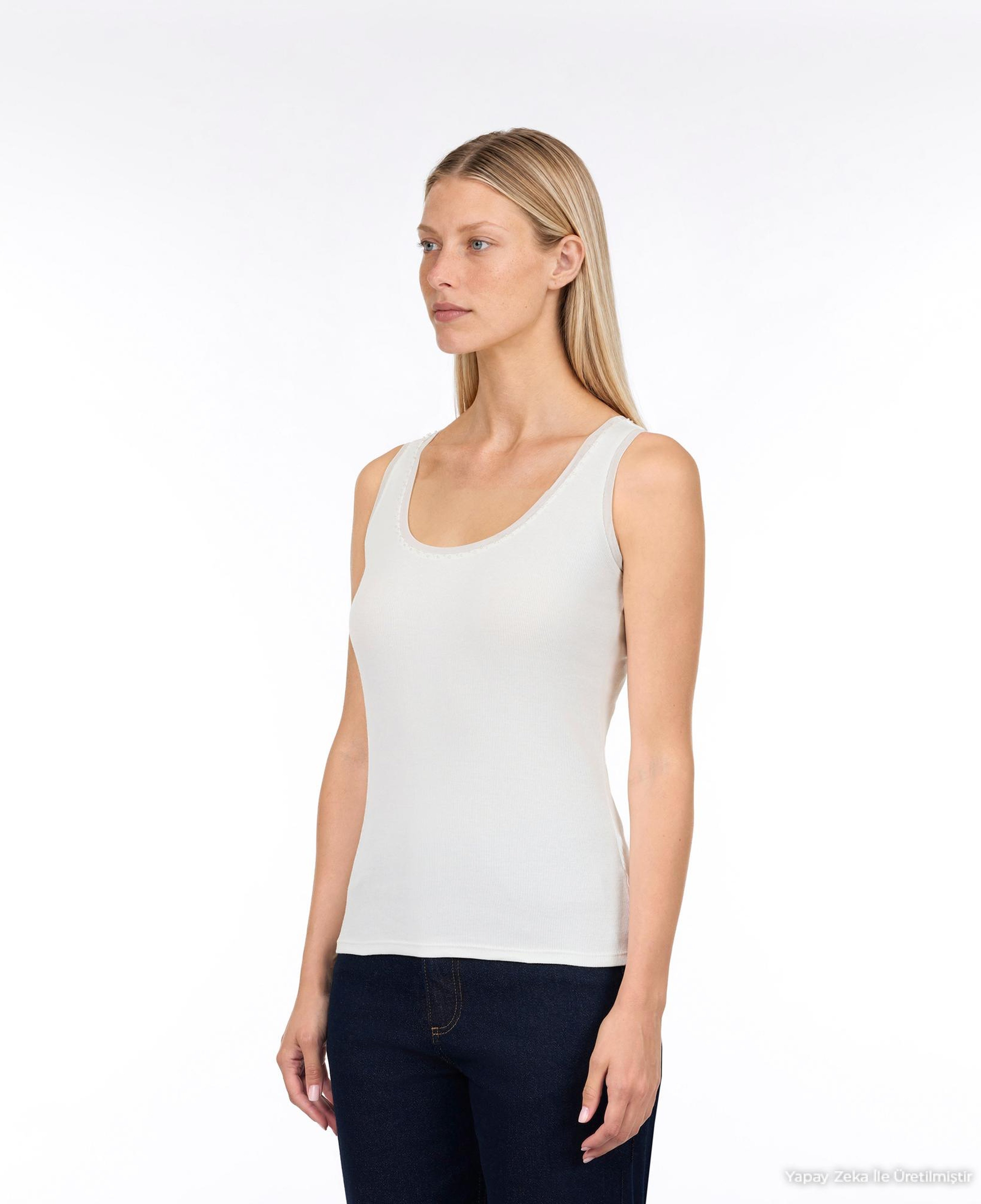 YARGICI Regular Kare Yaka Kolsuz T-shirt