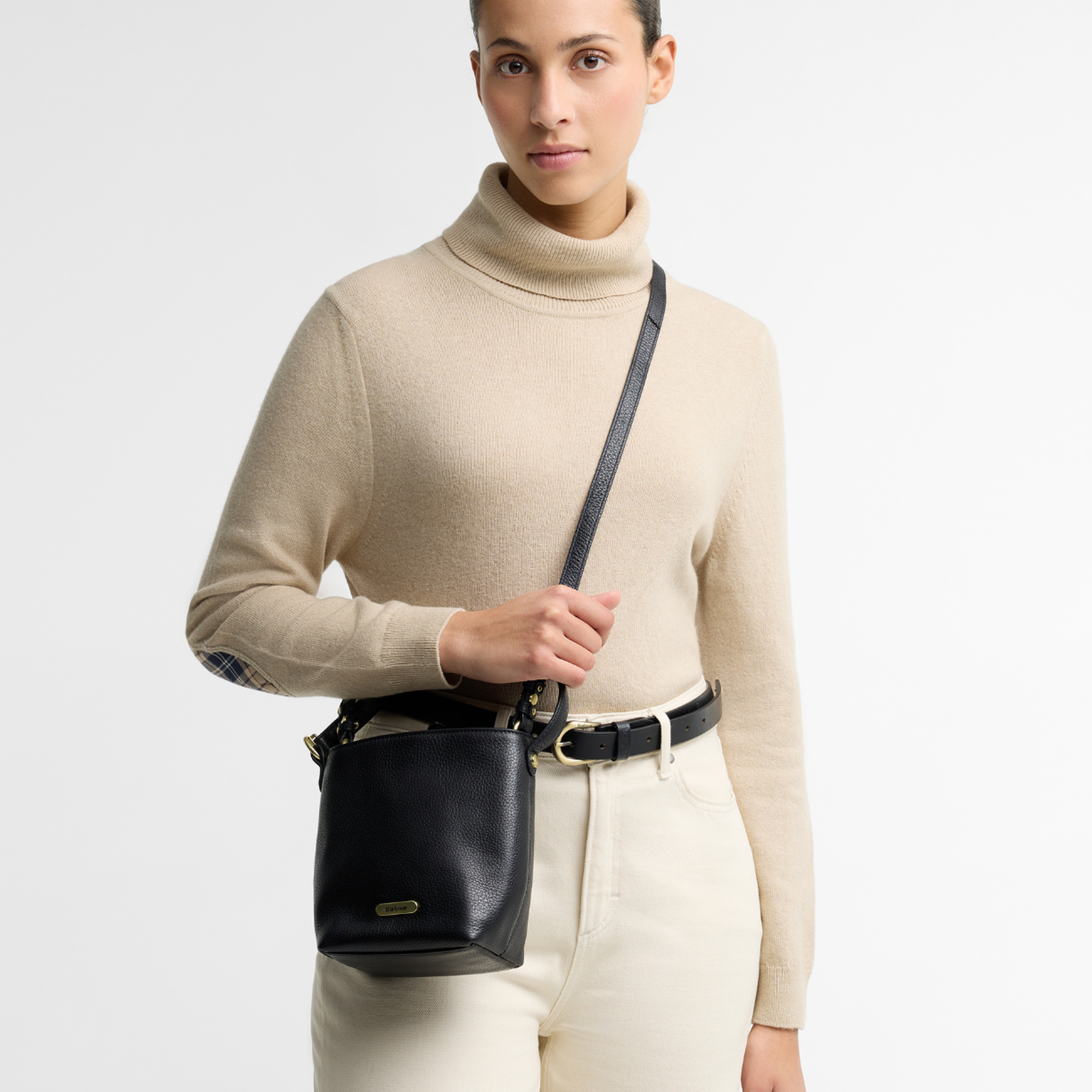 Barbour Cedar Mini Deri Bucket Çanta