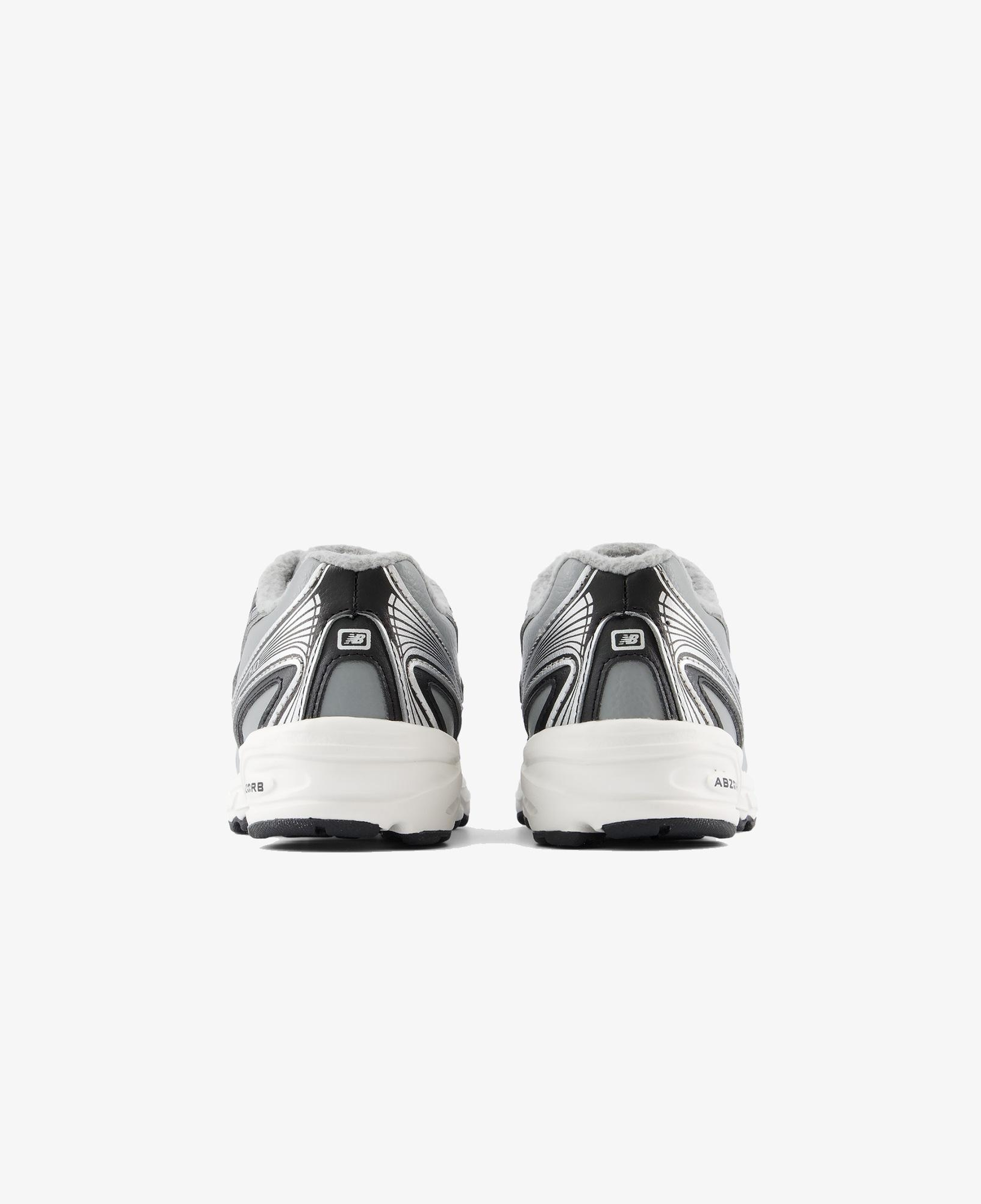 New Balance 740 Çocuk Bej Spor Ayakkabı