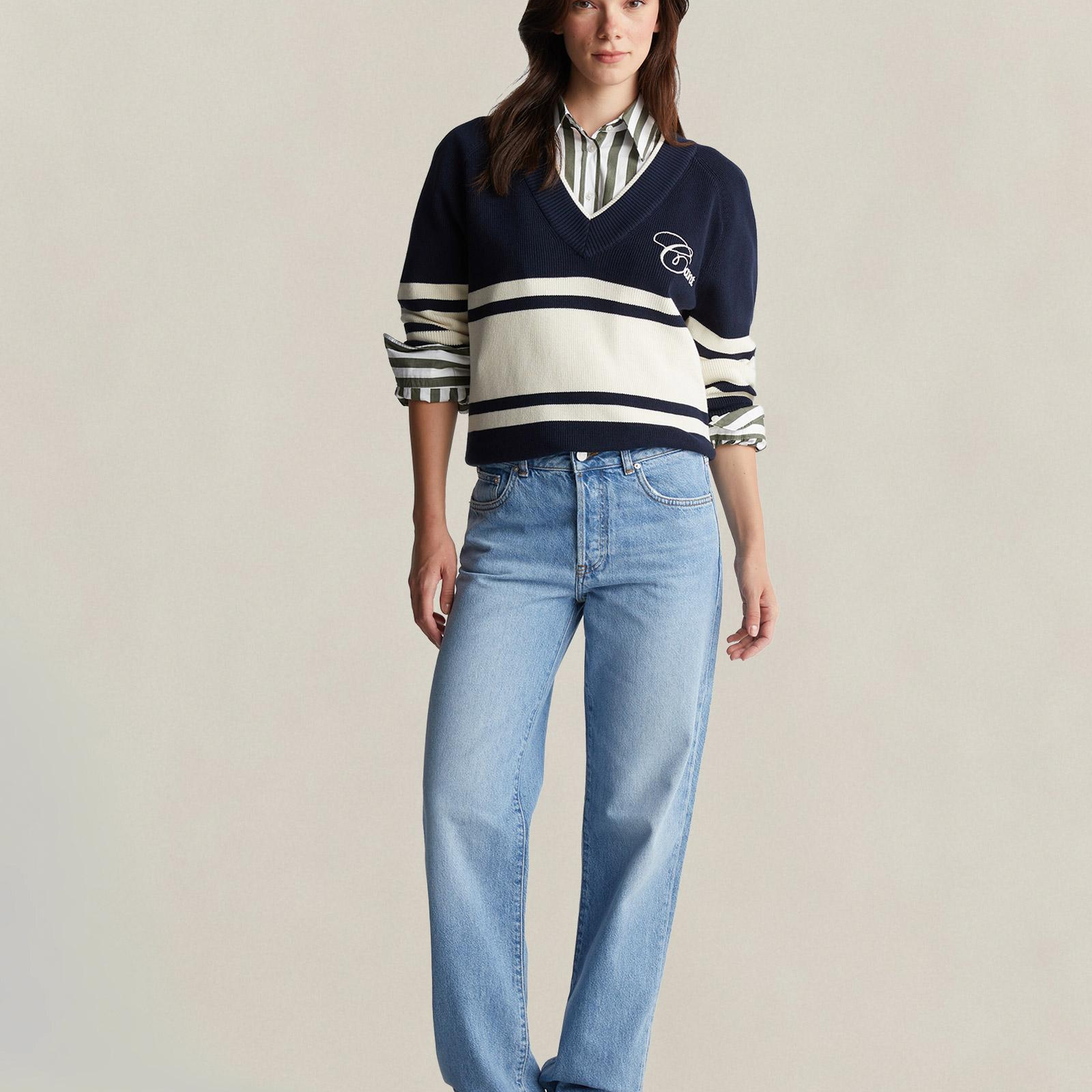 GANT Kadın Relaxed Fit V Yaka Kolej Kazak