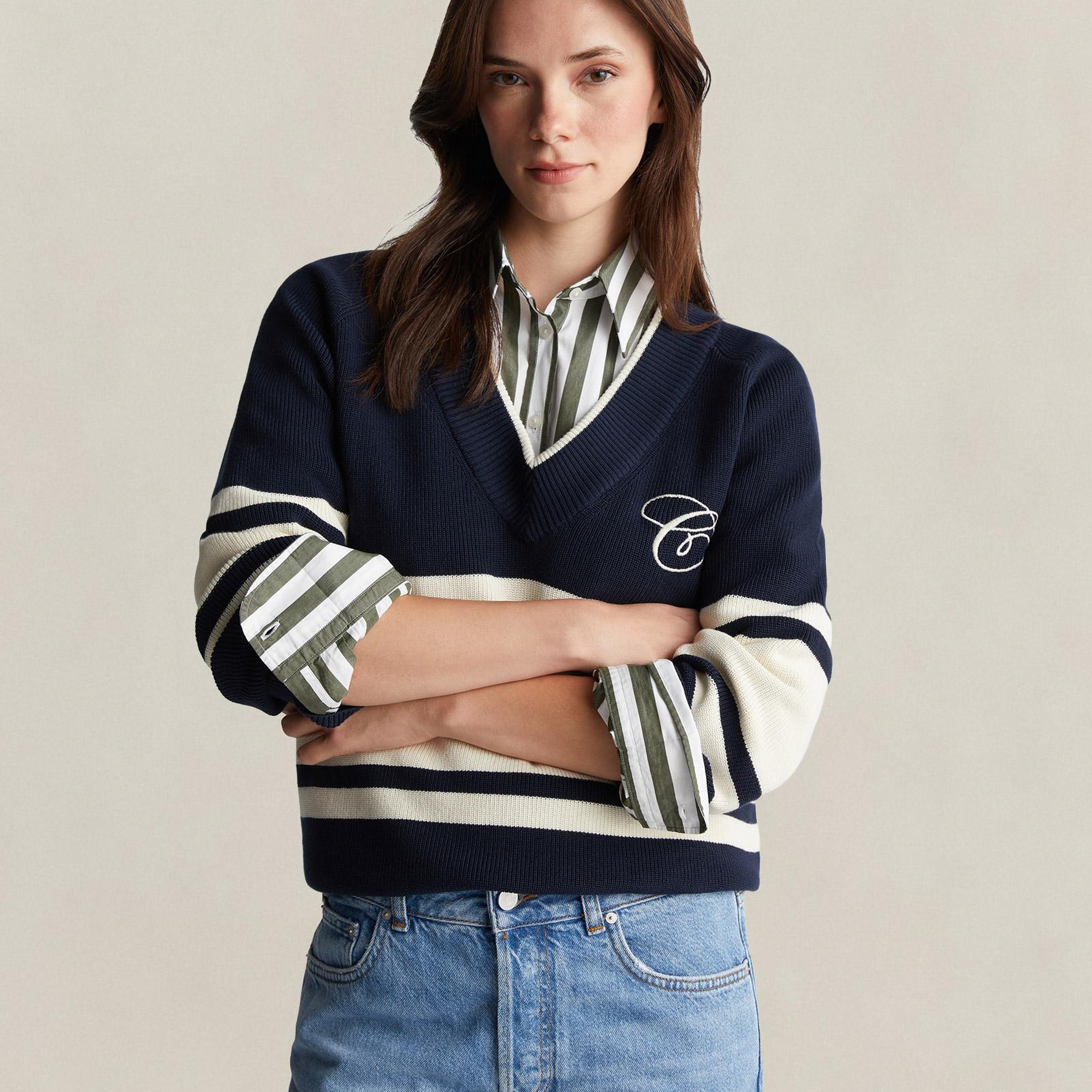 GANT Kadın Relaxed Fit V Yaka Kolej Kazak