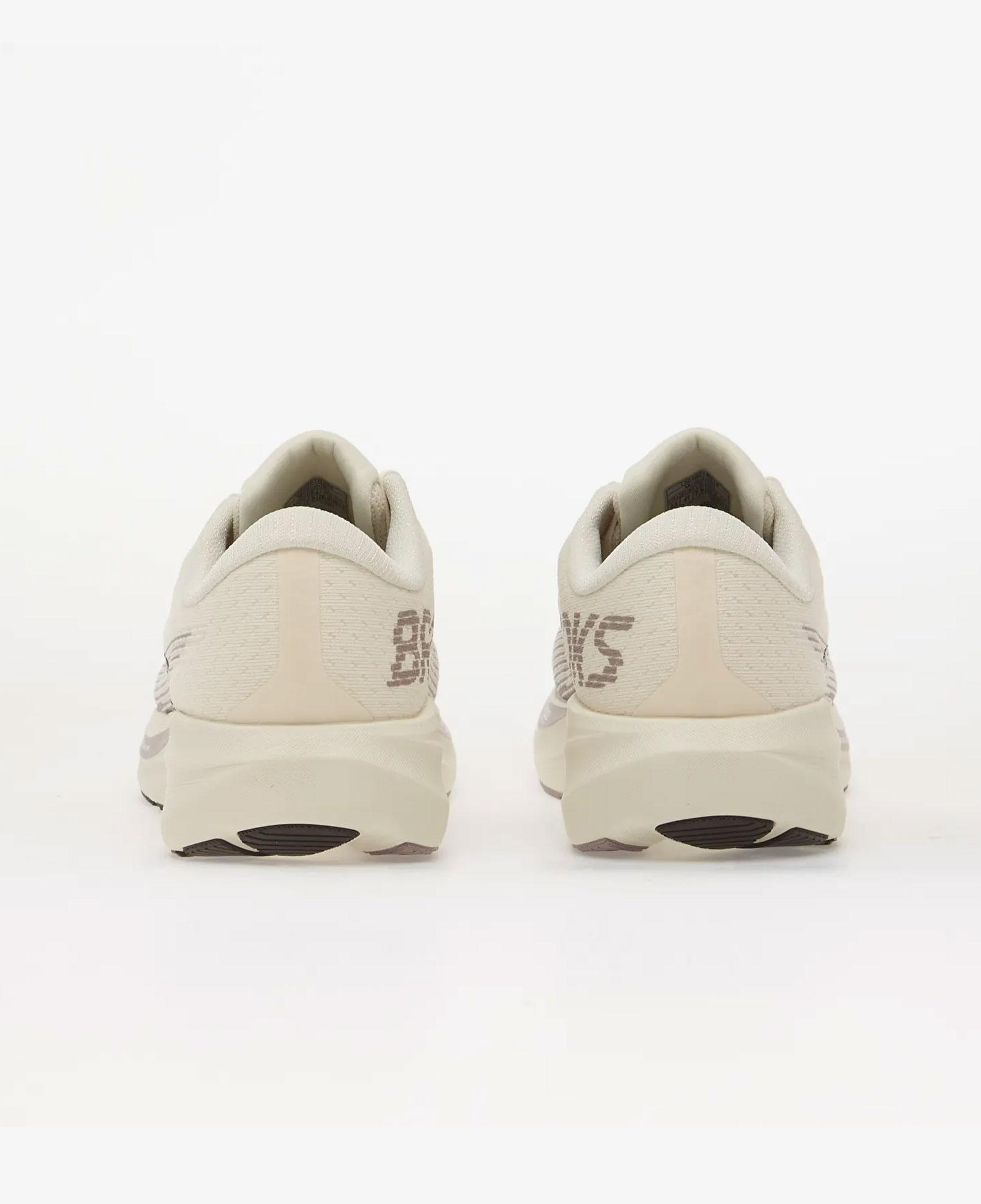 Brooks Ghost Amp Kadın Bej Spor Ayakkabı