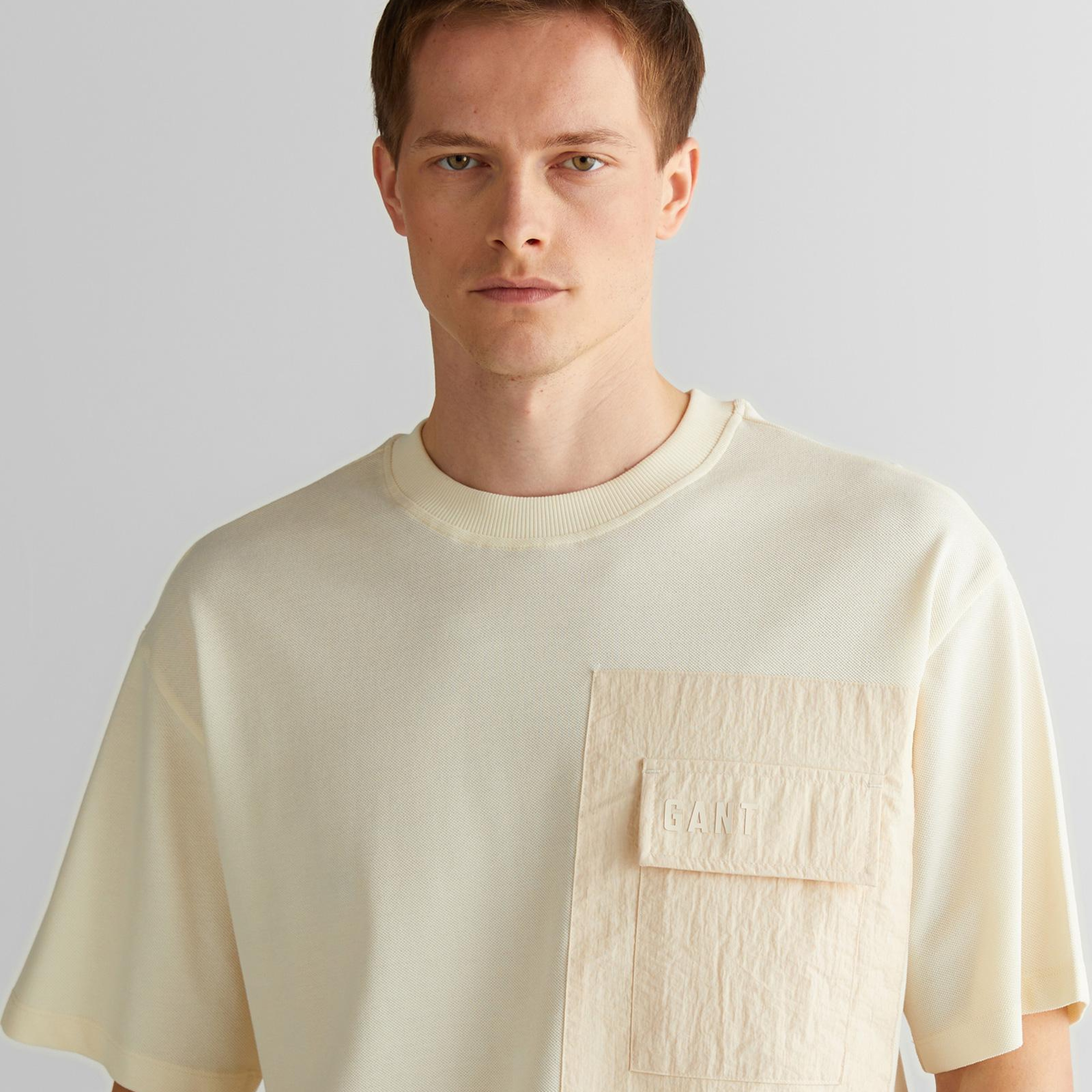 GANT Erkek Krem Relaxed Fit Bisiklet Yaka Logolu T-Shirt