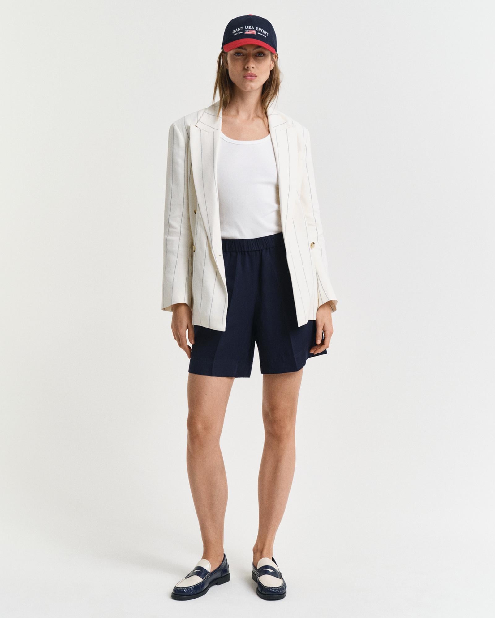 GANT Kadın Lacivert Relaxed Fit Keten Şort