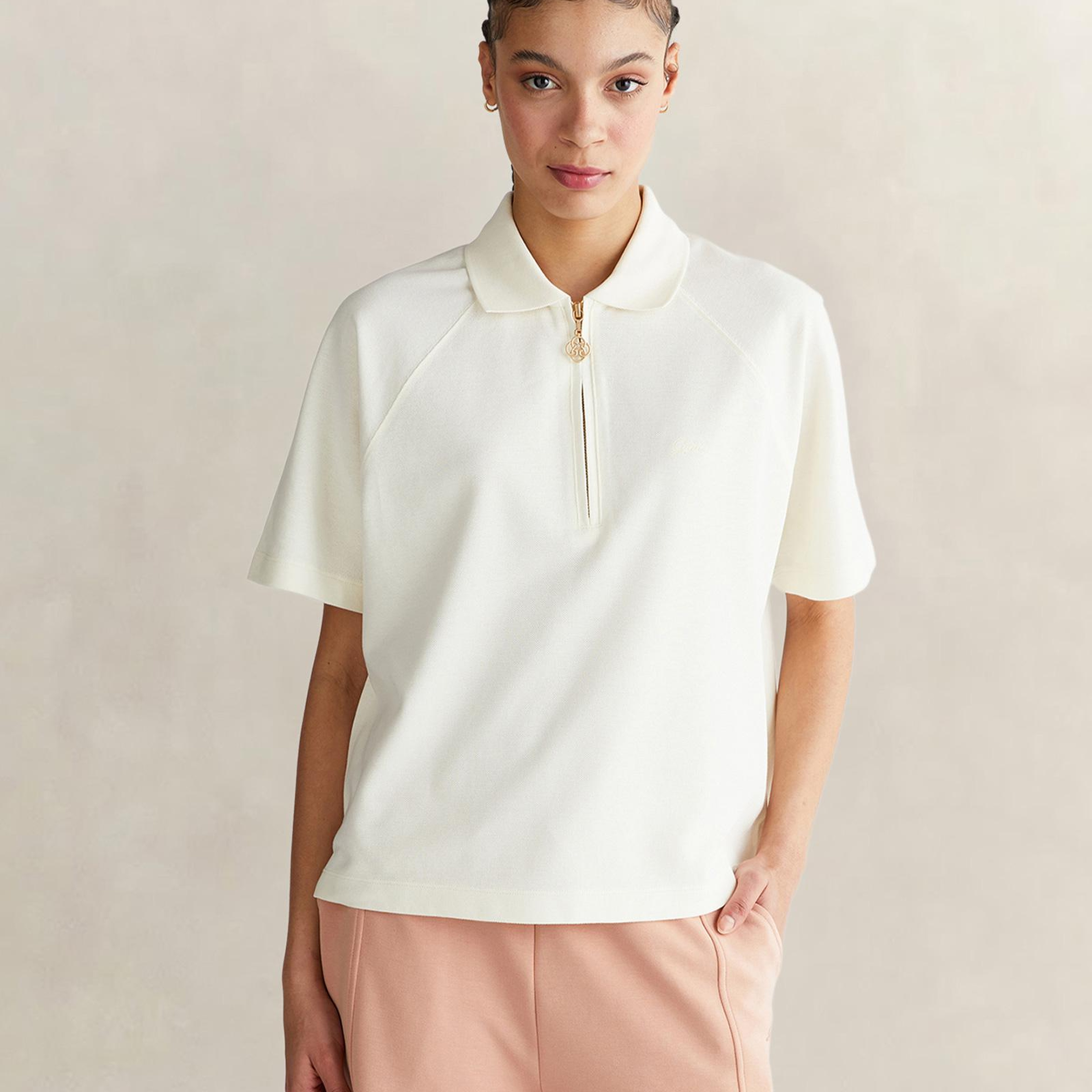 GANT Kadın Krem Regular Fit Yarım Fermuarlı Polo Yaka T-Shirt