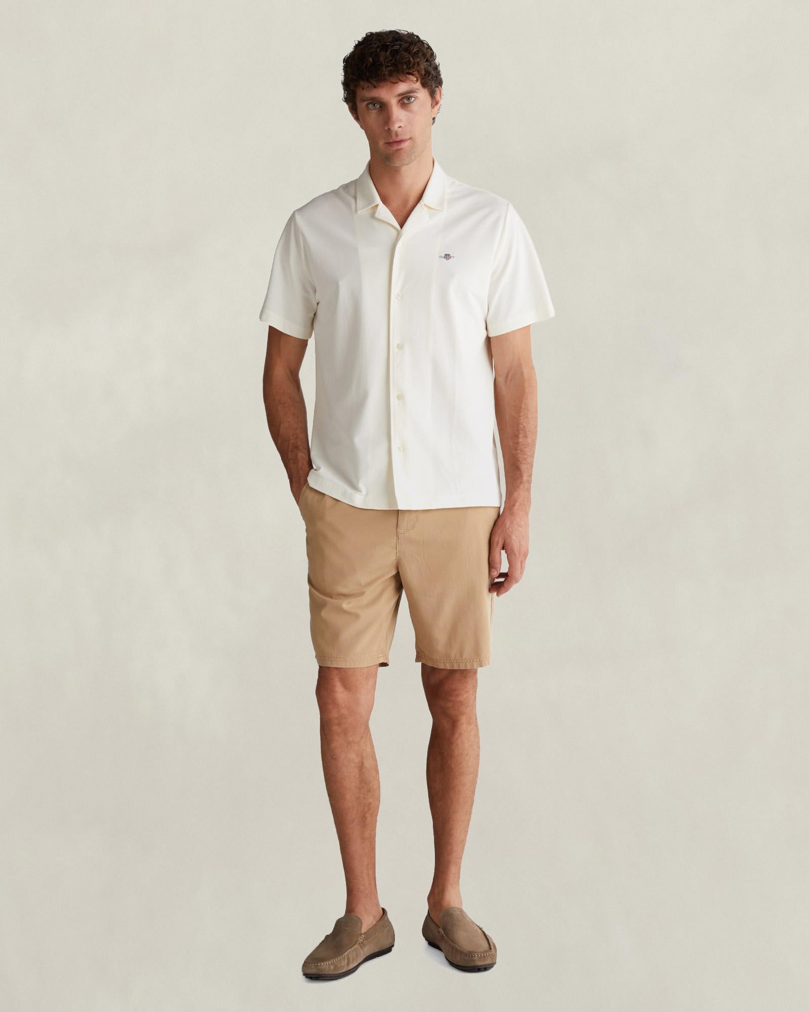 GANT Erkek Beyaz Düğmeli Yaka Logolu Gömlek
