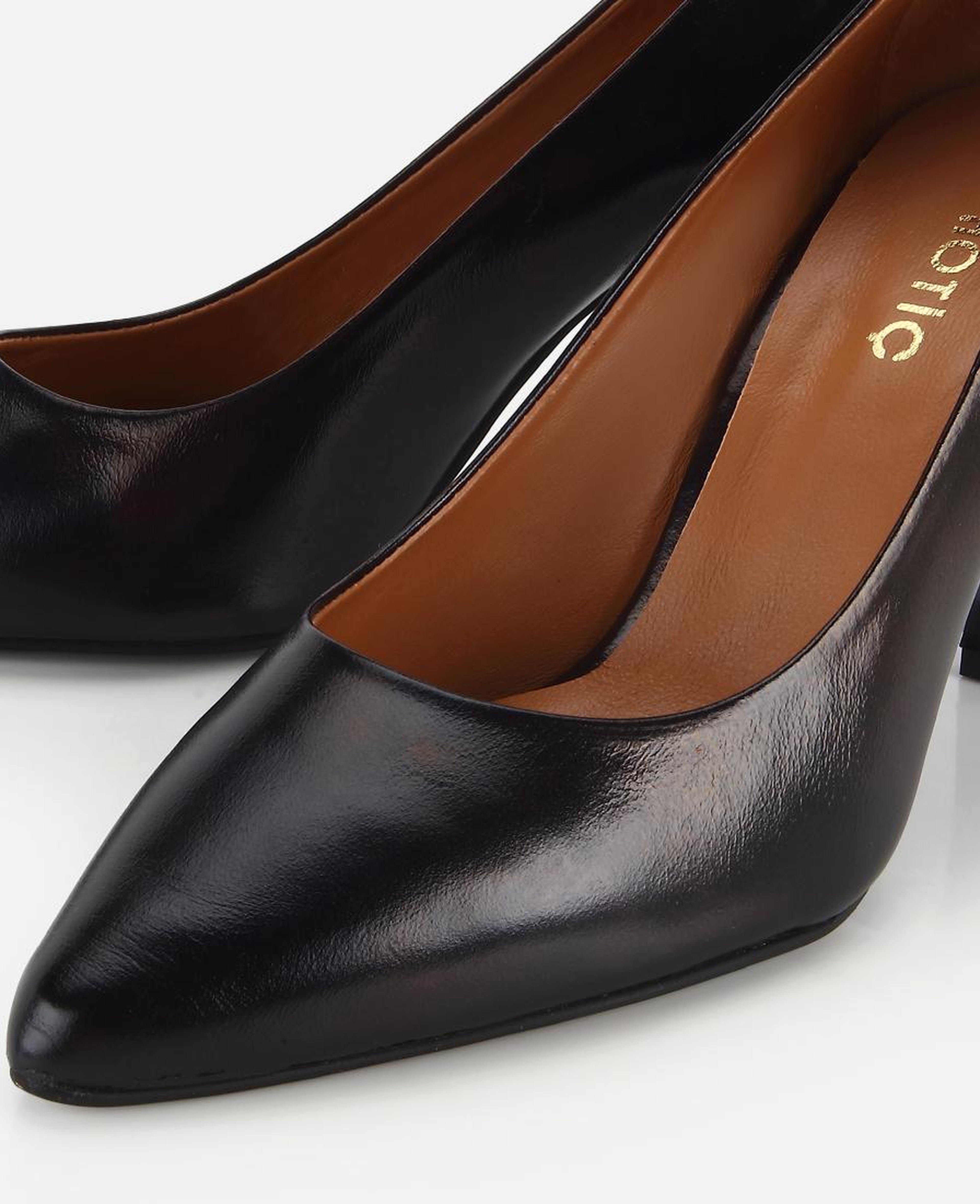 Kadın Deri Siyah Yumuşak Dokulu İnce Topuklu Stiletto