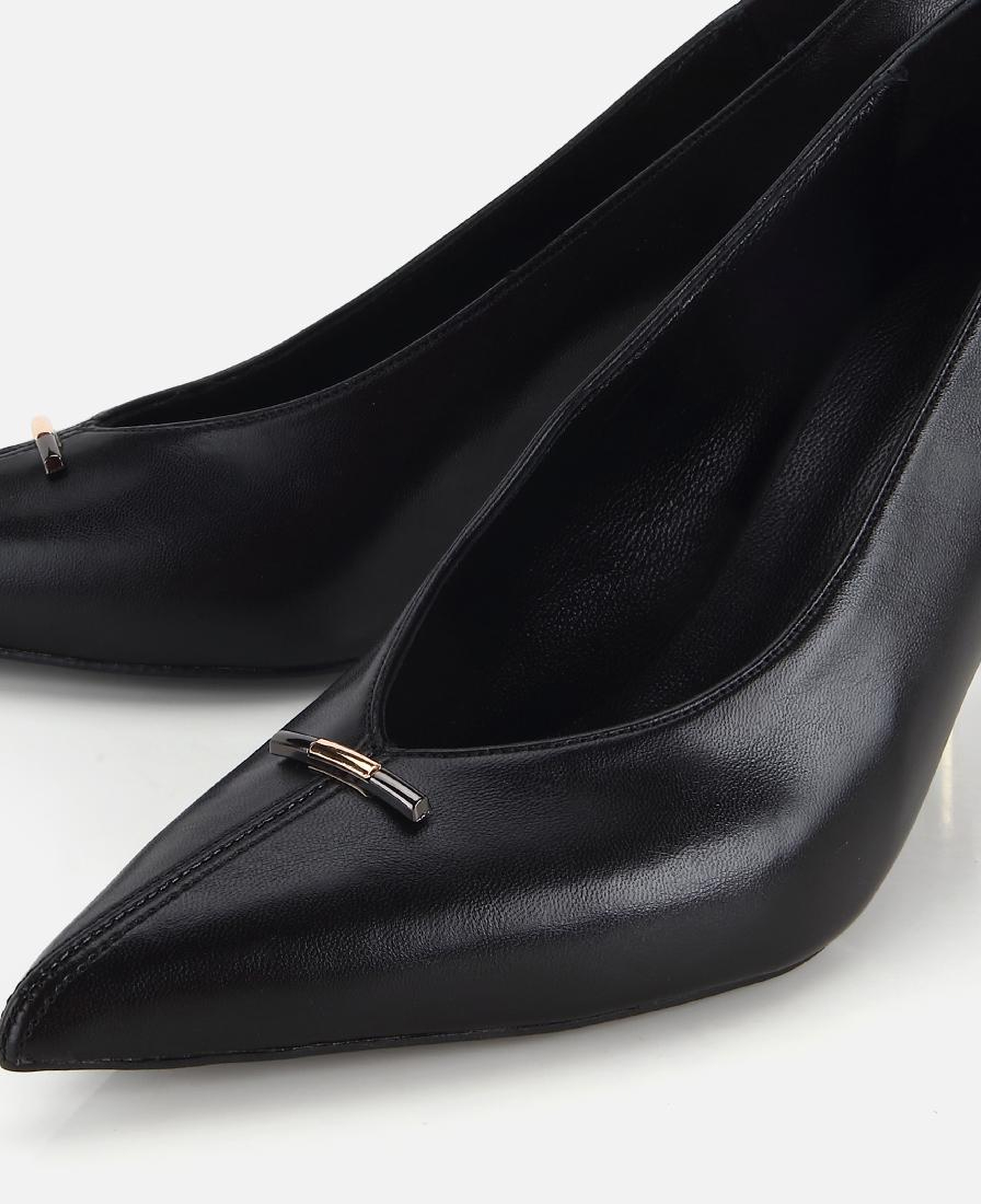 Kadın Siyah Gold Topuk Detaylı İnce Topuklu Stiletto