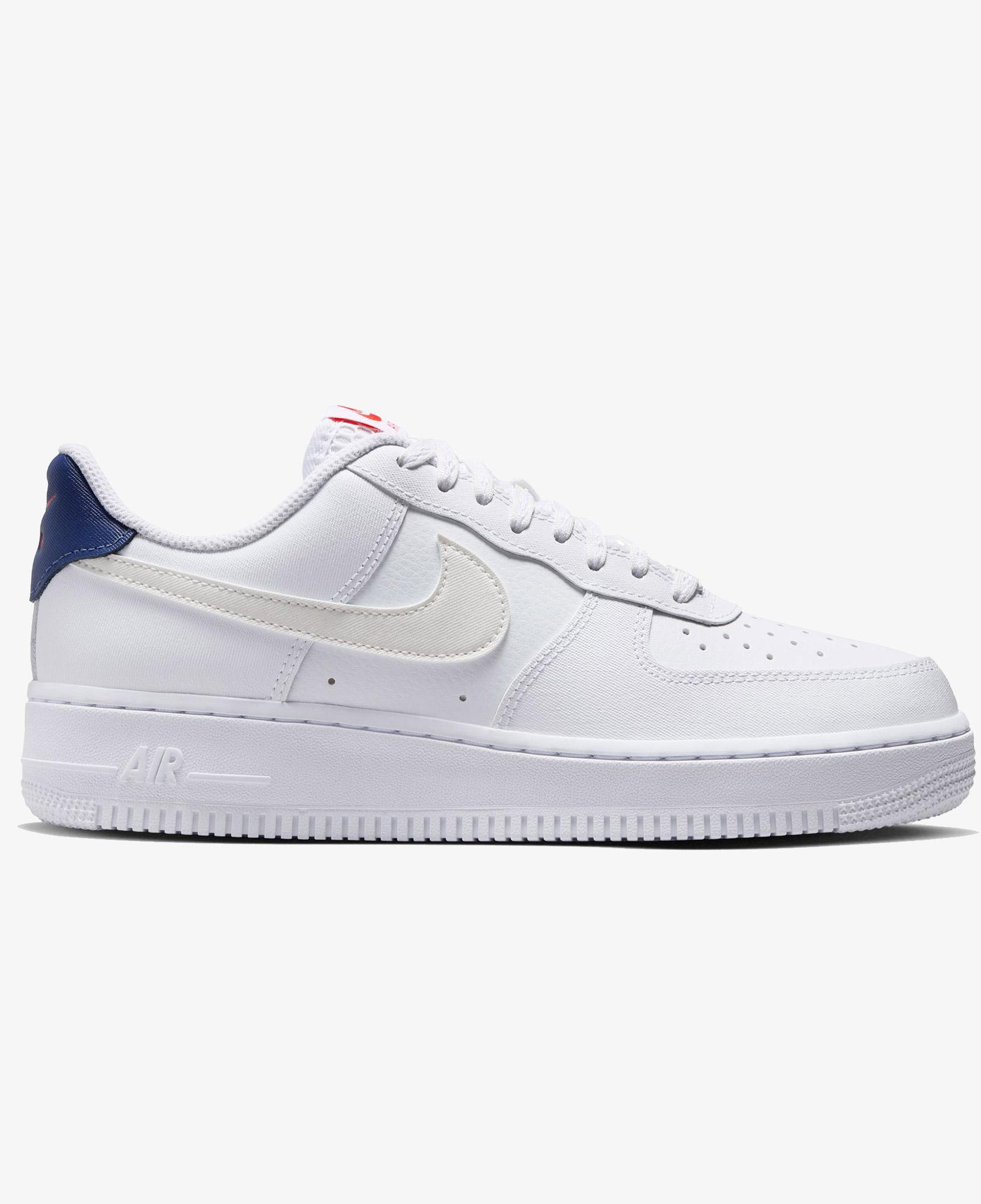Nike Air Force 1 '07 Kadın Beyaz Spor Ayakkabı
