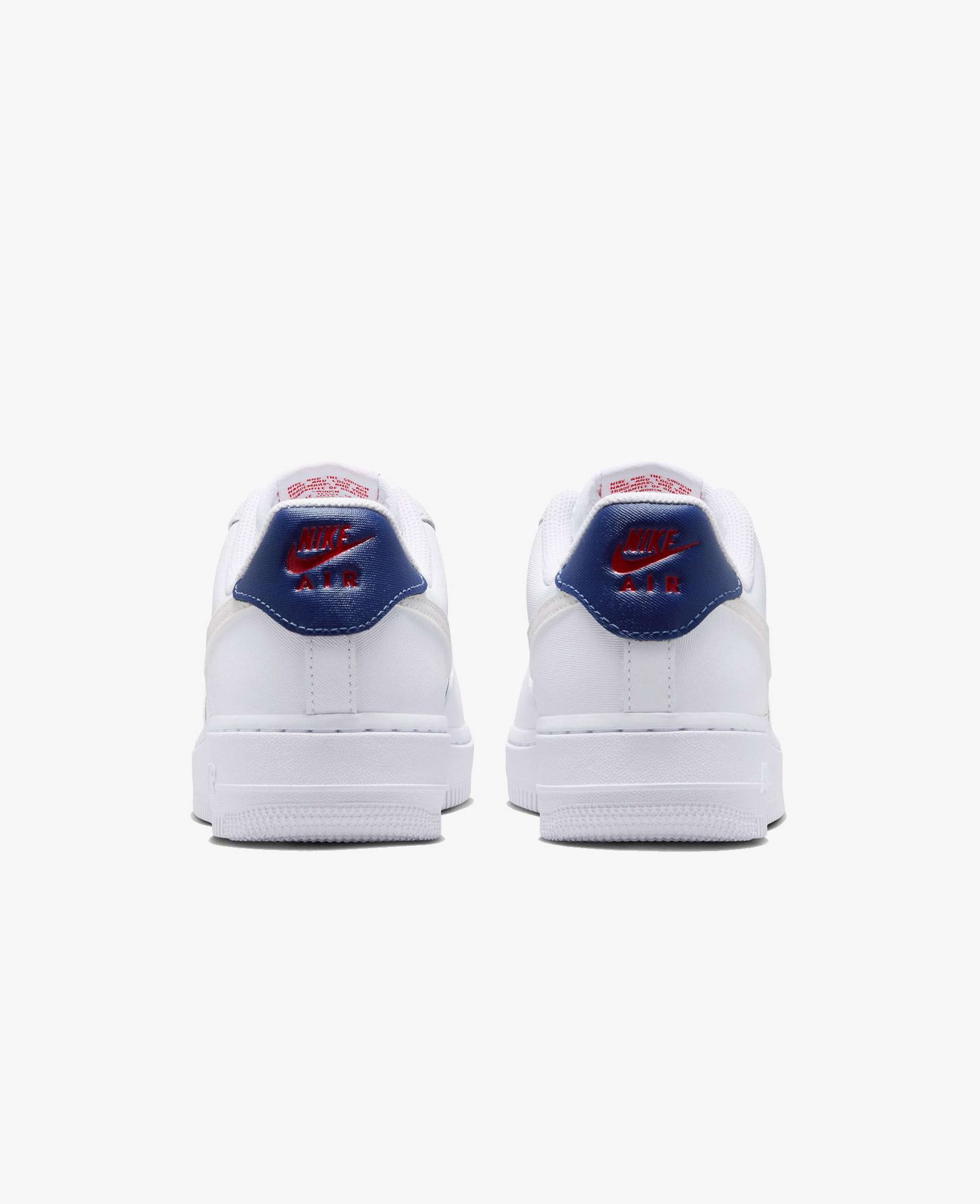 Nike Air Force 1 '07 Kadın Beyaz Spor Ayakkabı