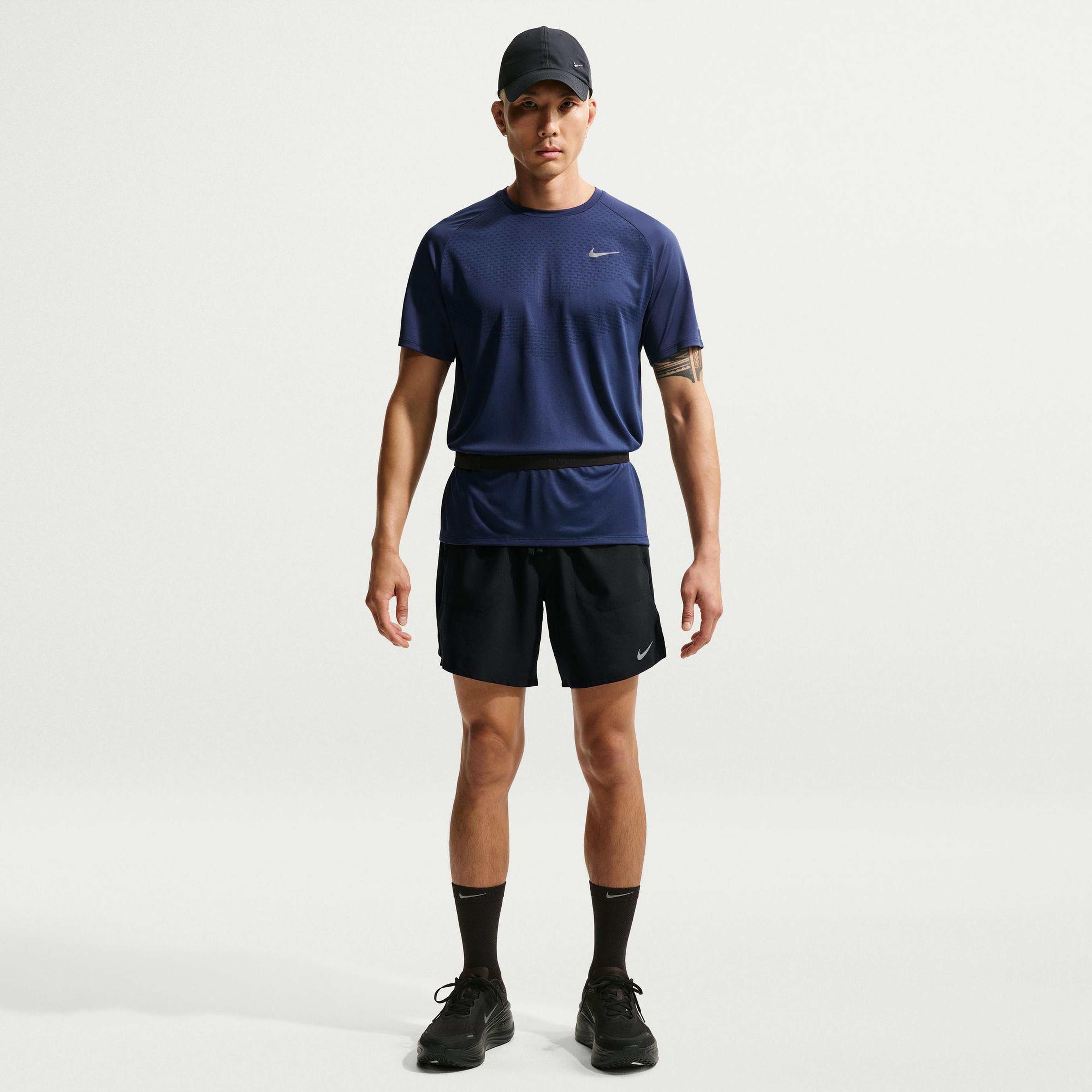 Nike Dri-Fit Stride 18 cm Erkek Siyah Şort