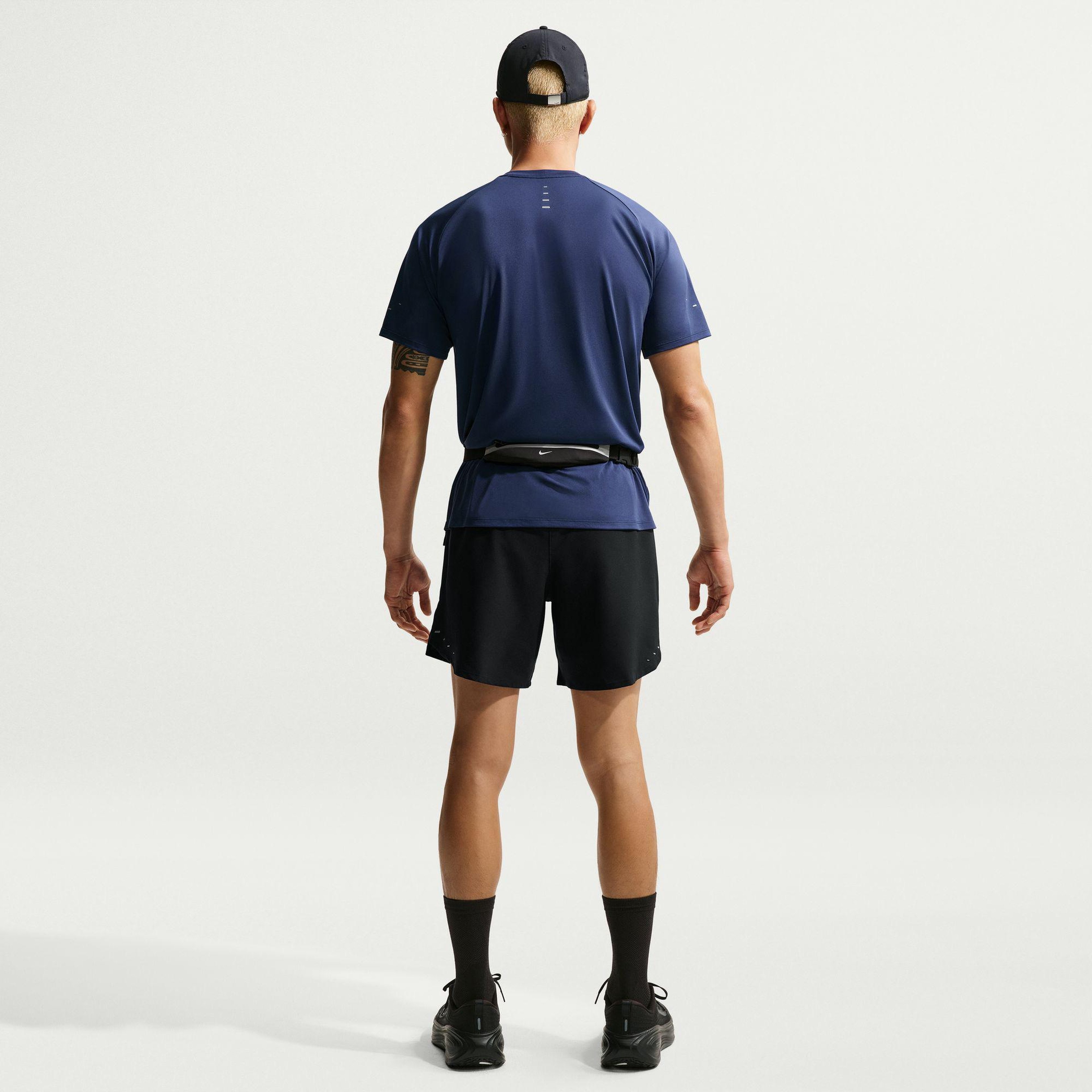 Nike Dri-Fit Stride 18 cm Erkek Siyah Şort