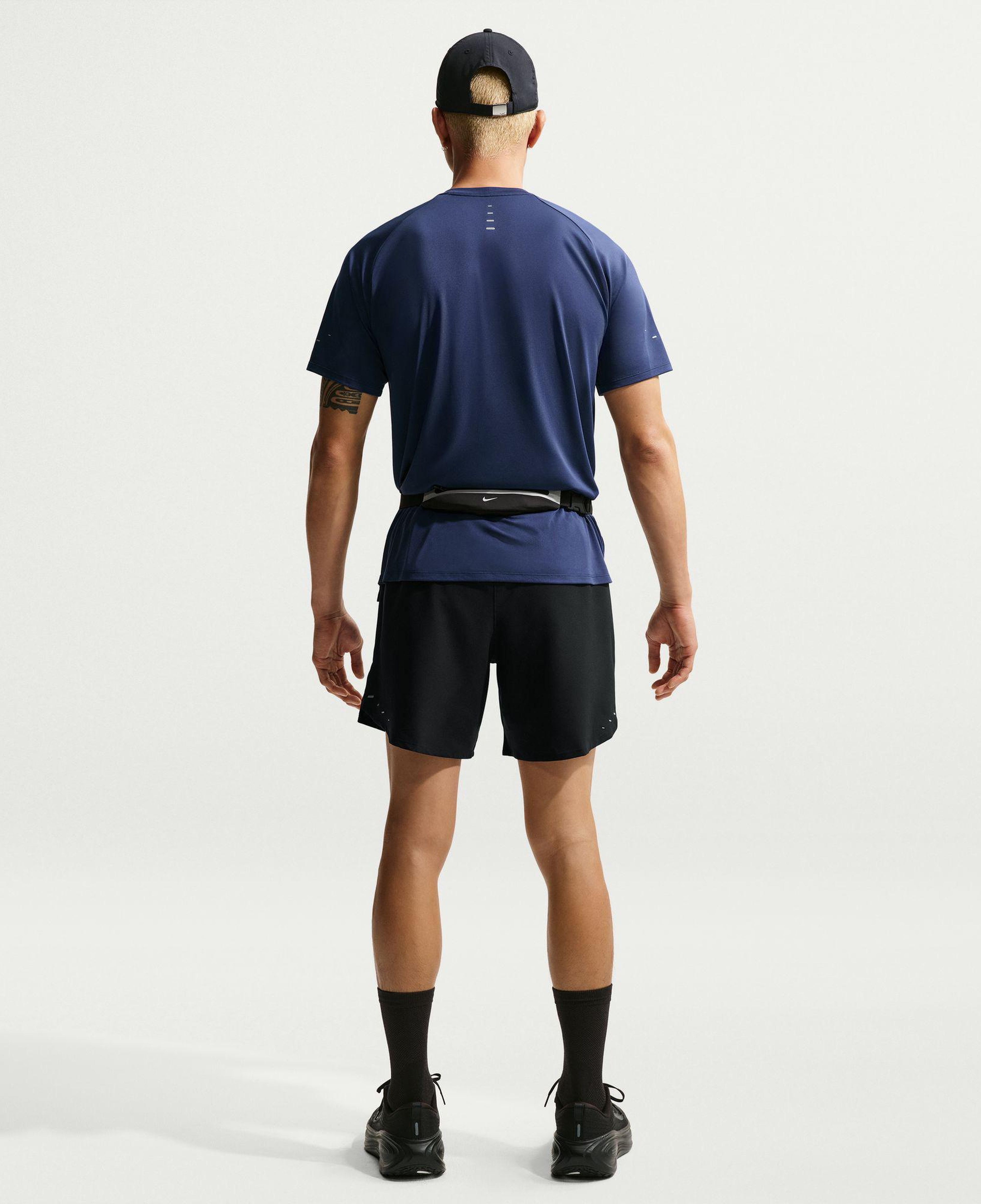 Nike Dri-Fit Stride 18 cm Erkek Siyah Şort