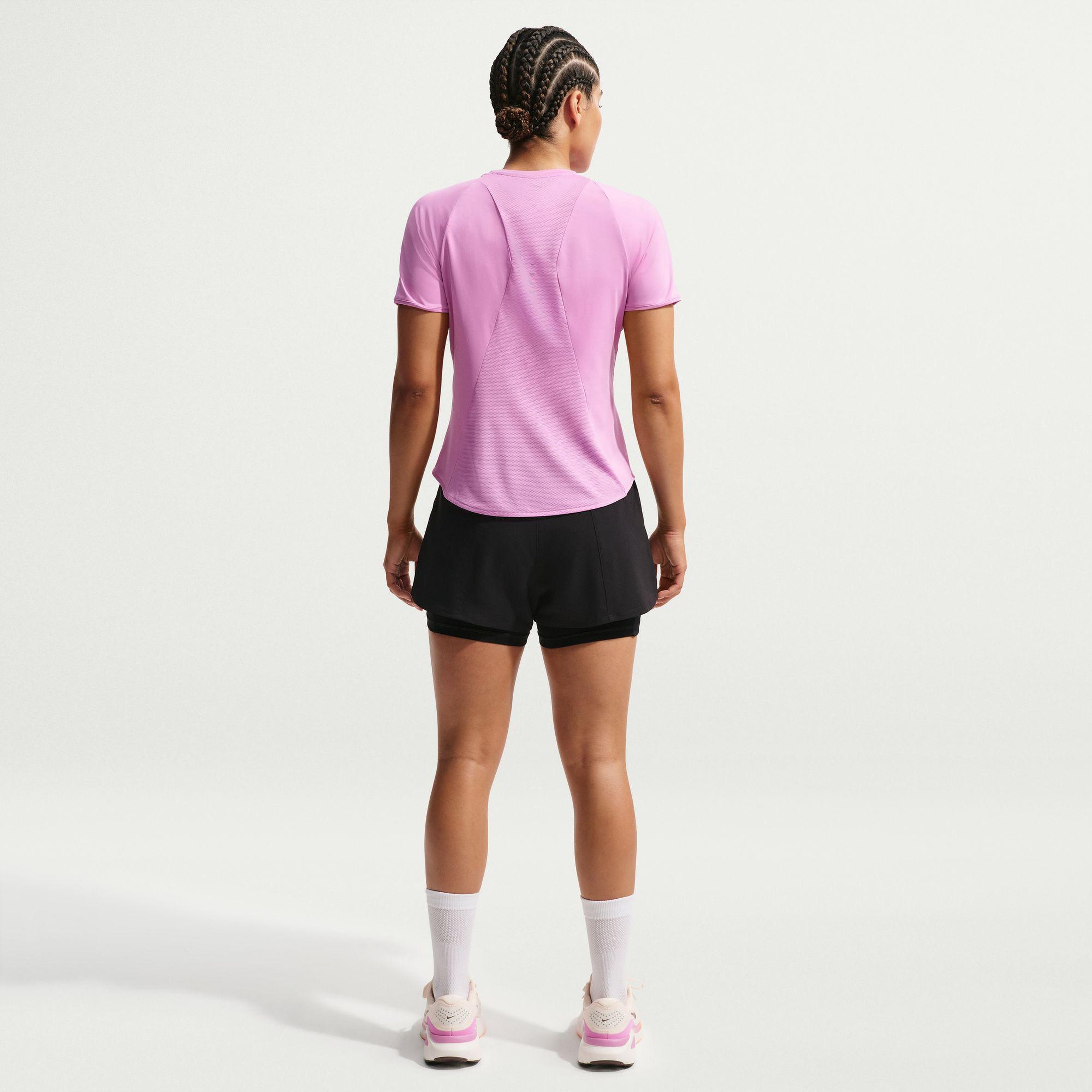 Nike Swift Dri-Fit Kadın Pembe T-Shirt