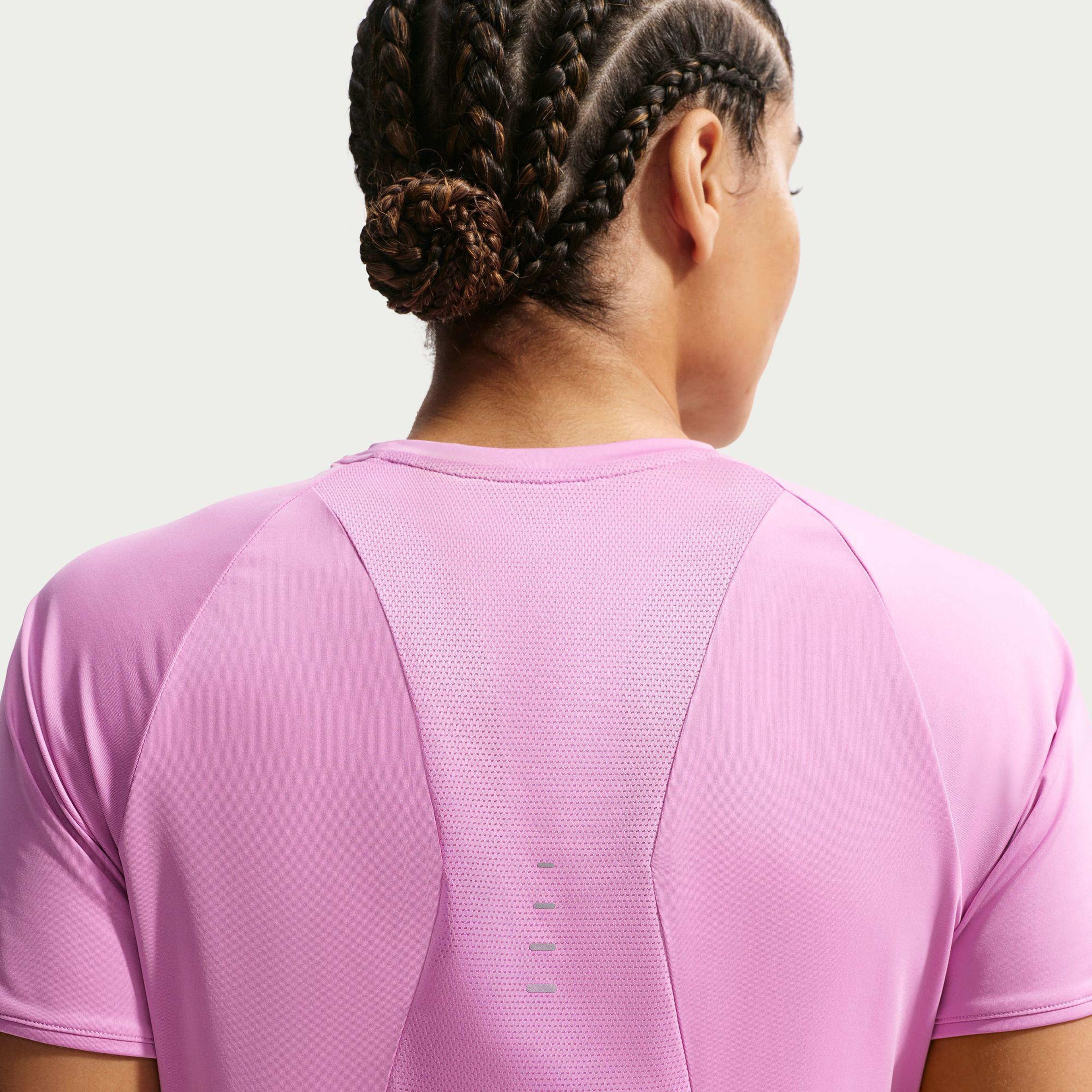 Nike Swift Dri-Fit Kadın Pembe T-Shirt