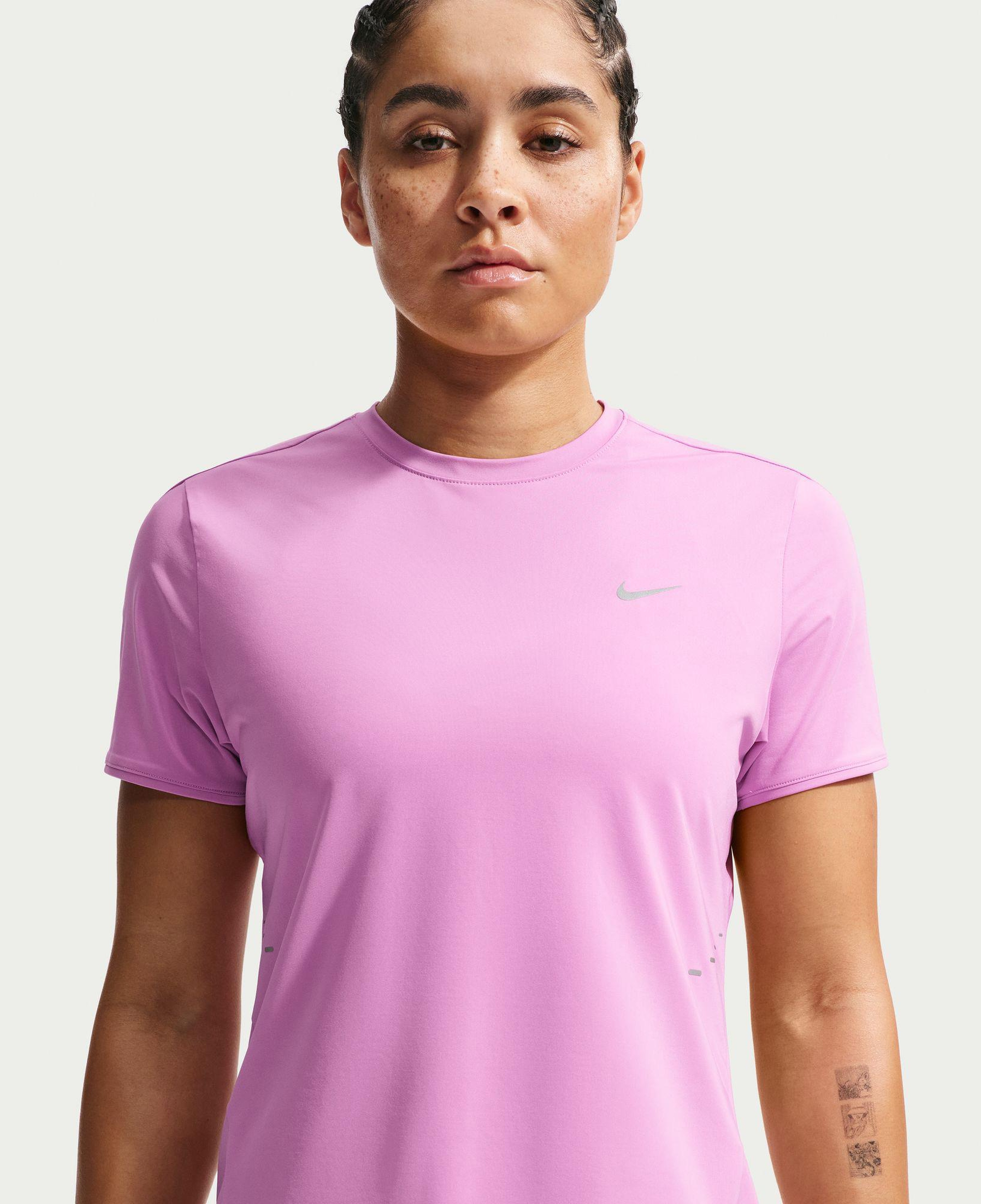 Nike Swift Dri-Fit Kadın Pembe T-Shirt