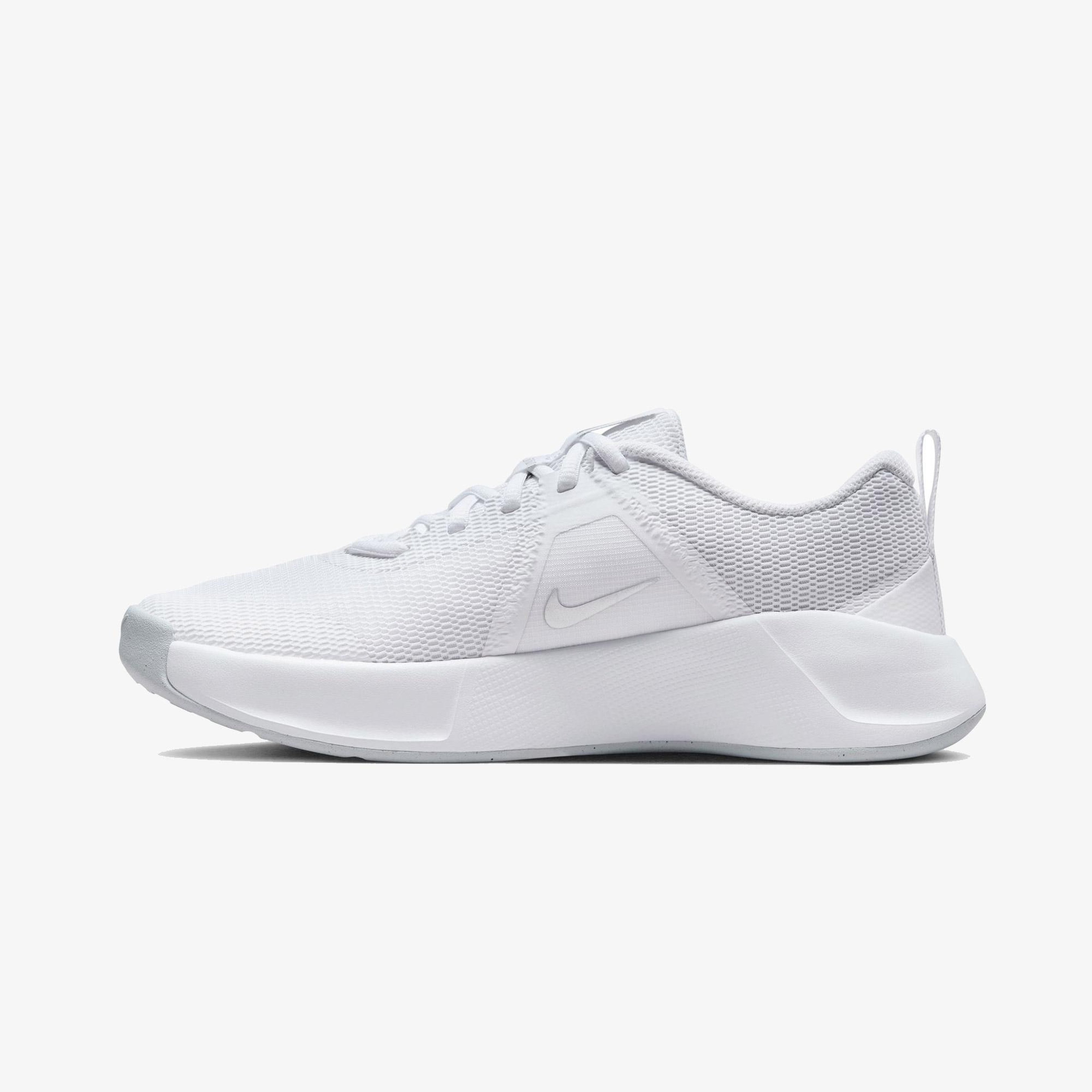 Nike MC Trainer 3 Kadın Beyaz Spor Ayakkabı