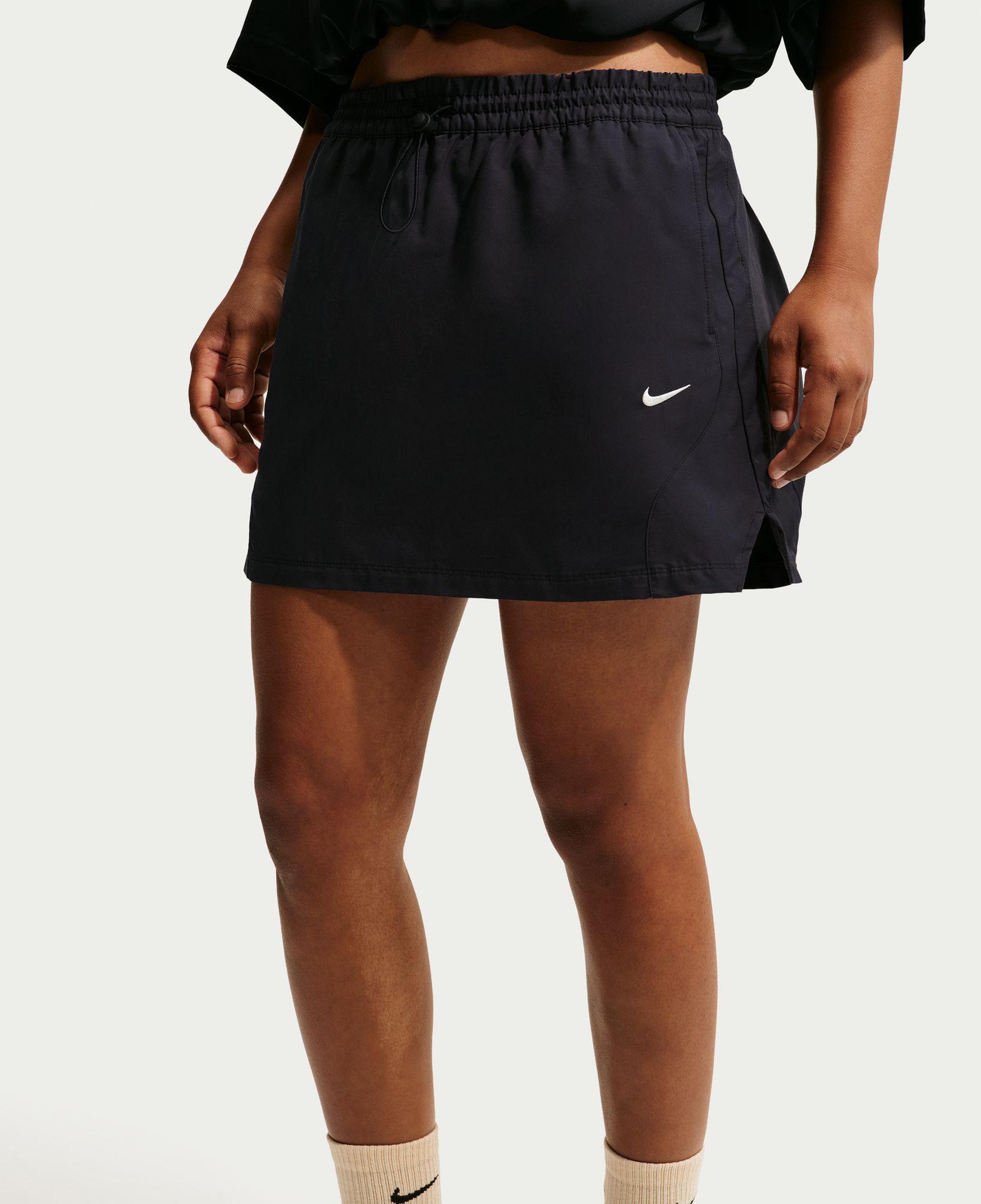 Nike Sportswear Mid-Rise Mini Kadın Siyah Etek