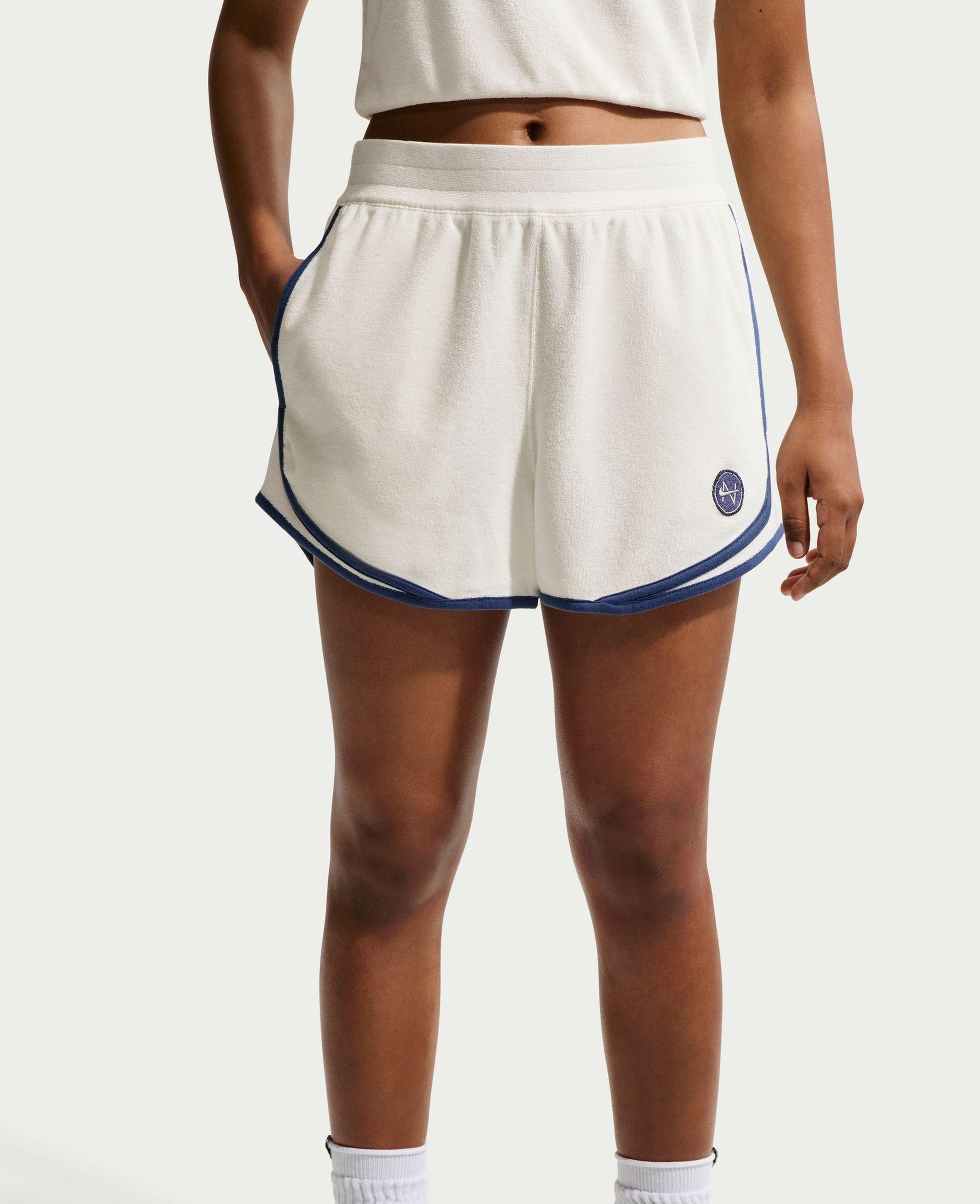 Nike Sportswear Chill Terry Kadın Beyaz Şort