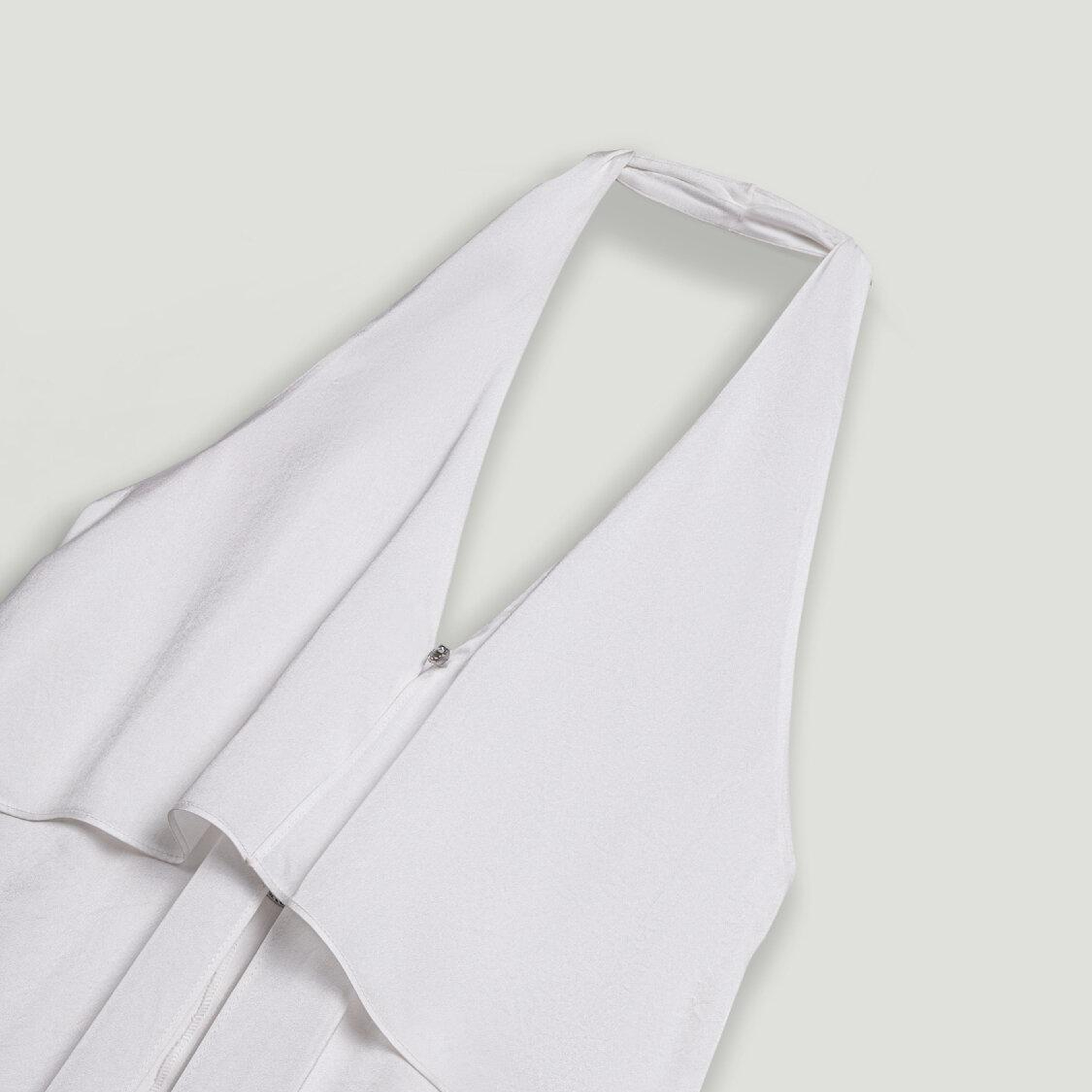 Halter Yaka Yırtmaçlı Bluz