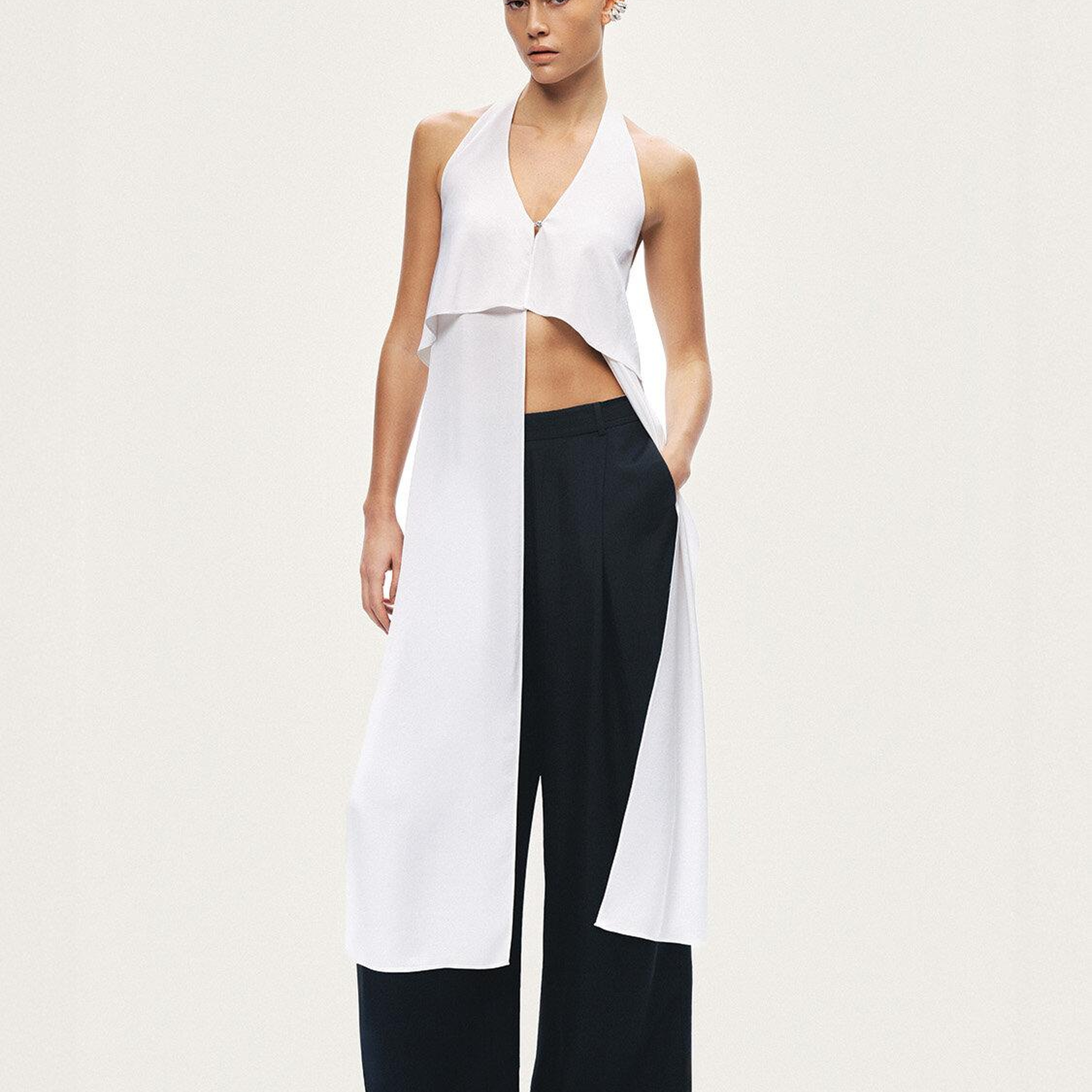 Halter Yaka Yırtmaçlı Bluz