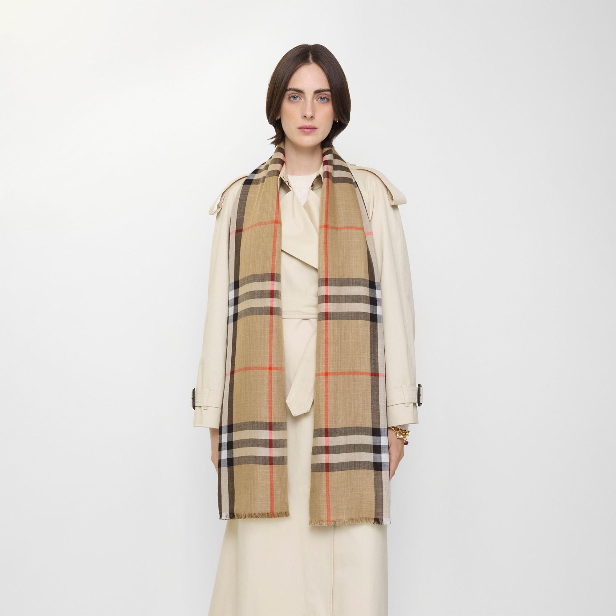 Burberry Reversible Check Wool Silk Kadın Bej Atkı