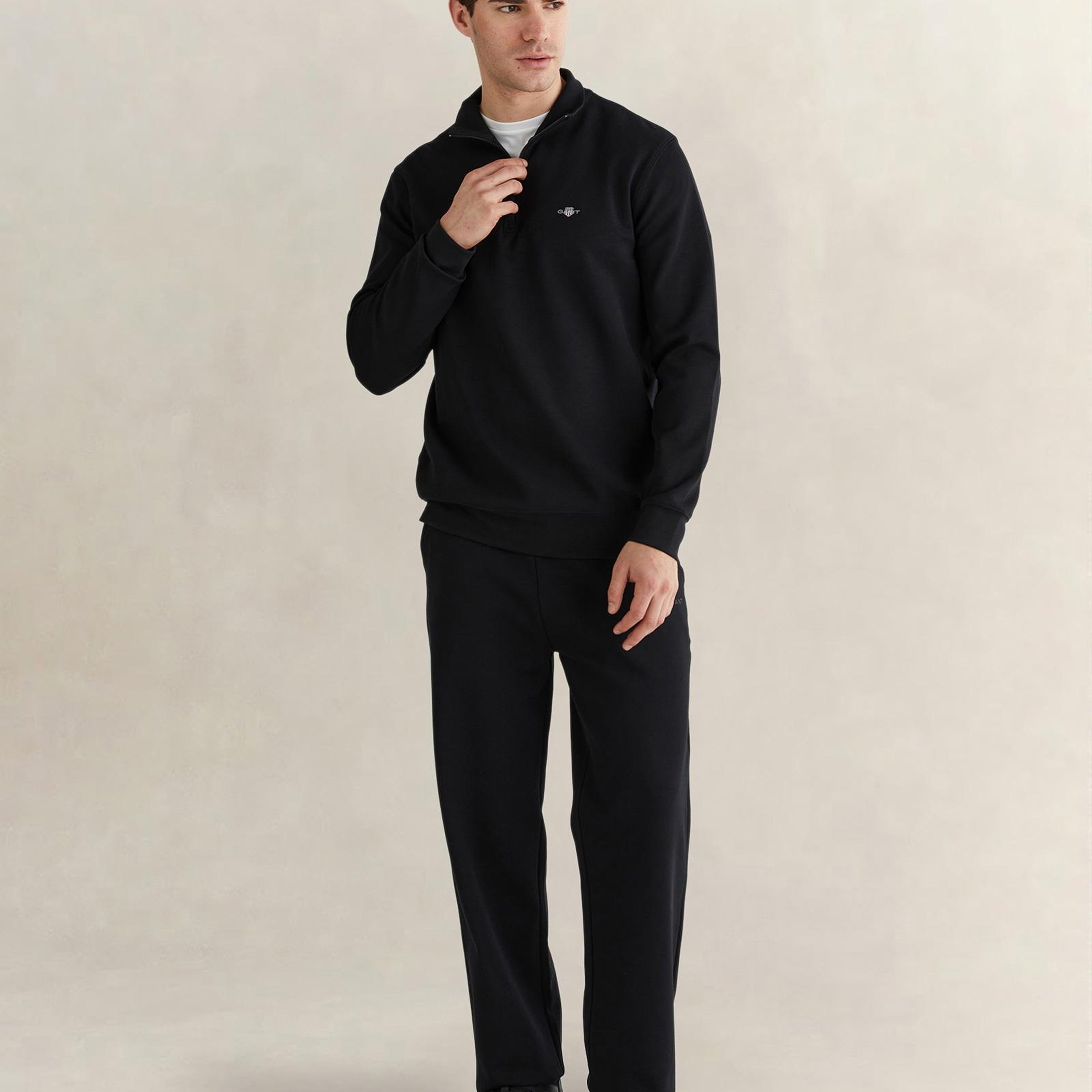 GANT Erkek Siyah Relaxed Fit Yarım Fermuarlı Logolu Sweatshirt
