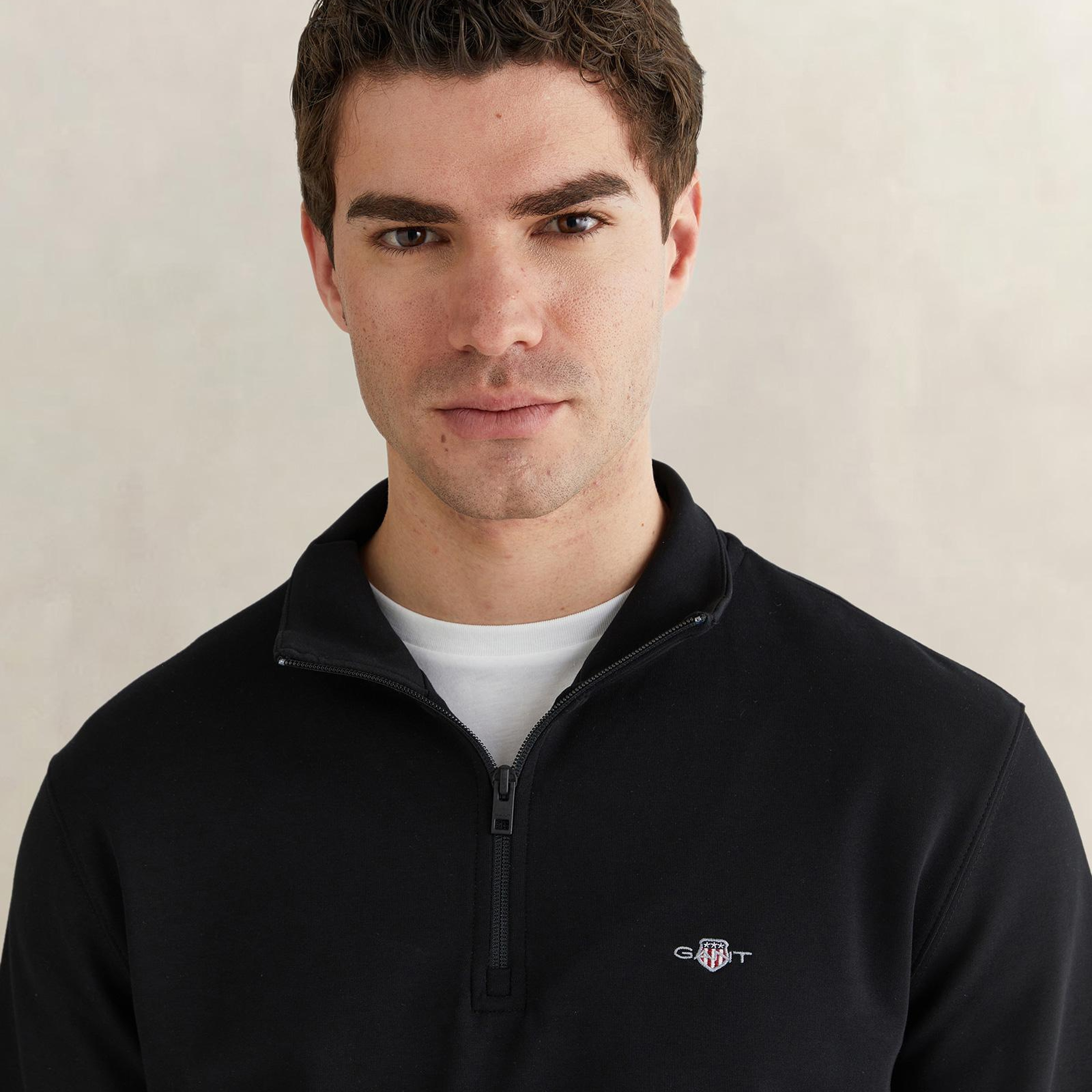GANT Erkek Siyah Relaxed Fit Yarım Fermuarlı Logolu Sweatshirt