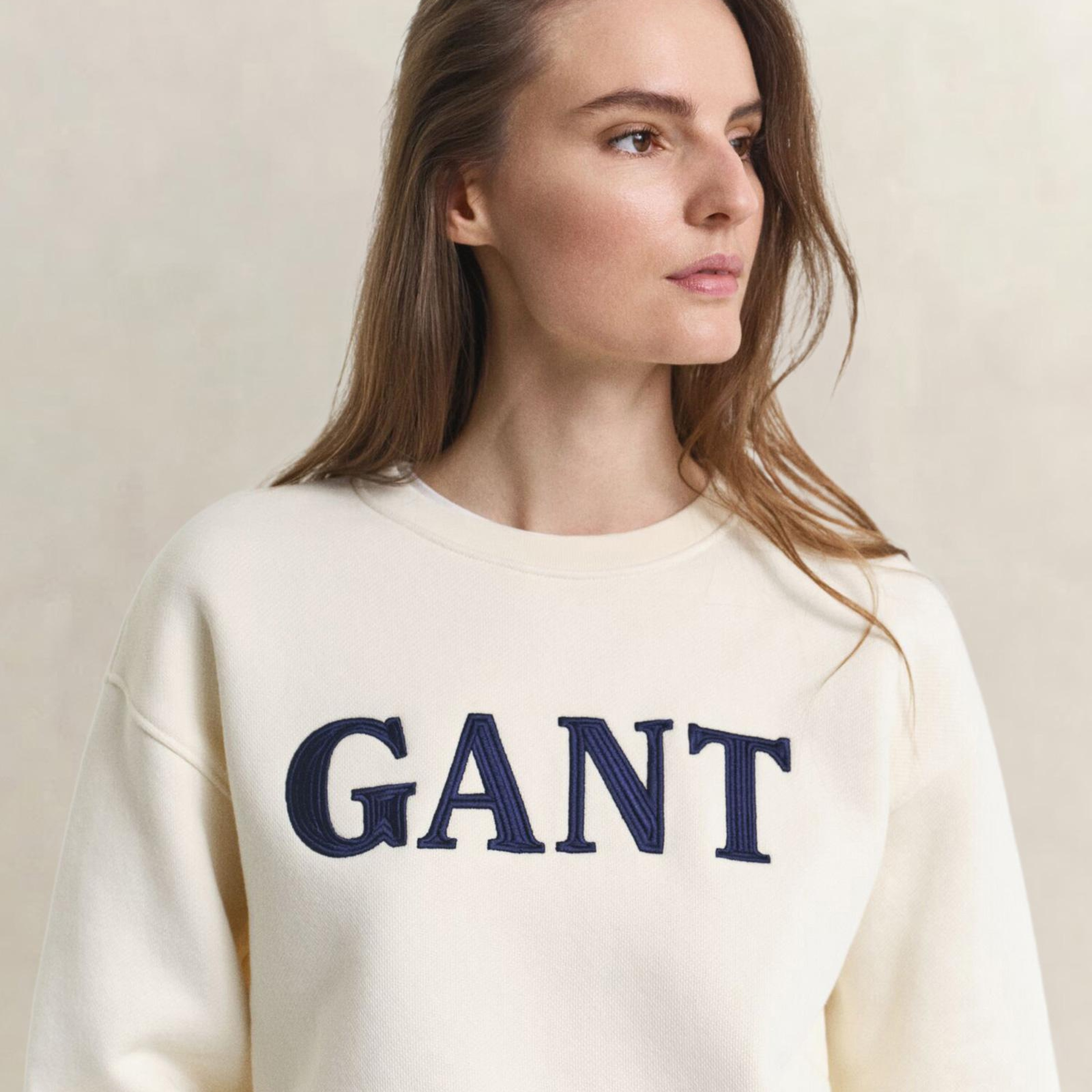 GANT Kadın Krem Relaxed Fit Bisiklet Yaka Sweatshirt