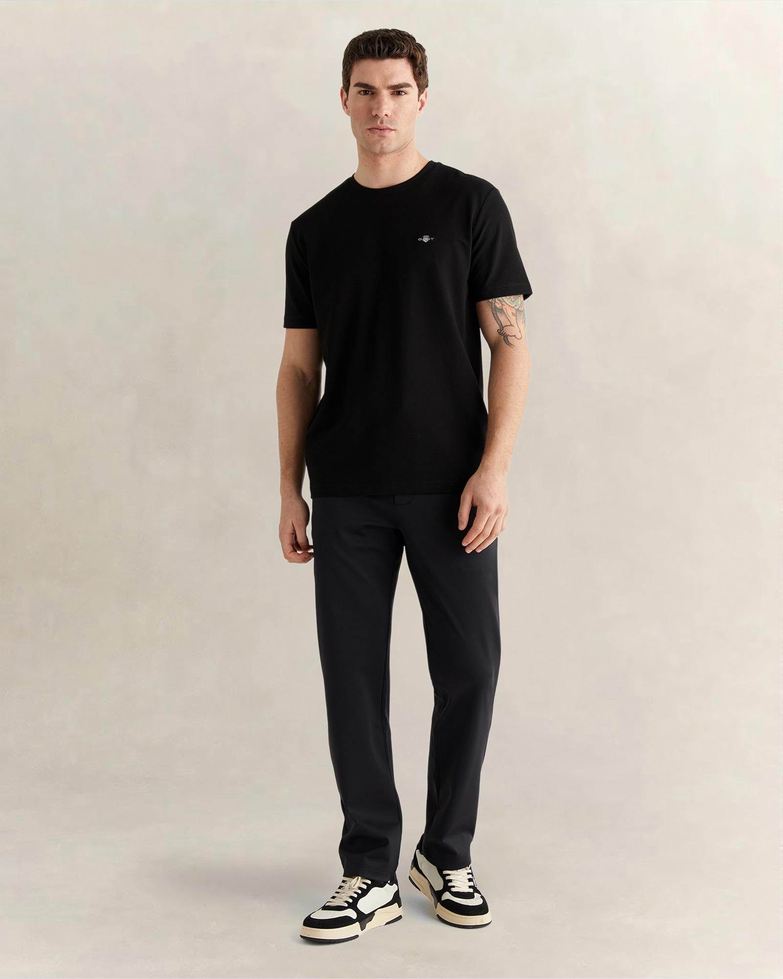 GANT Erkek Siyah Bisiklet Yaka Regular Fit Logolu T-Shirt
