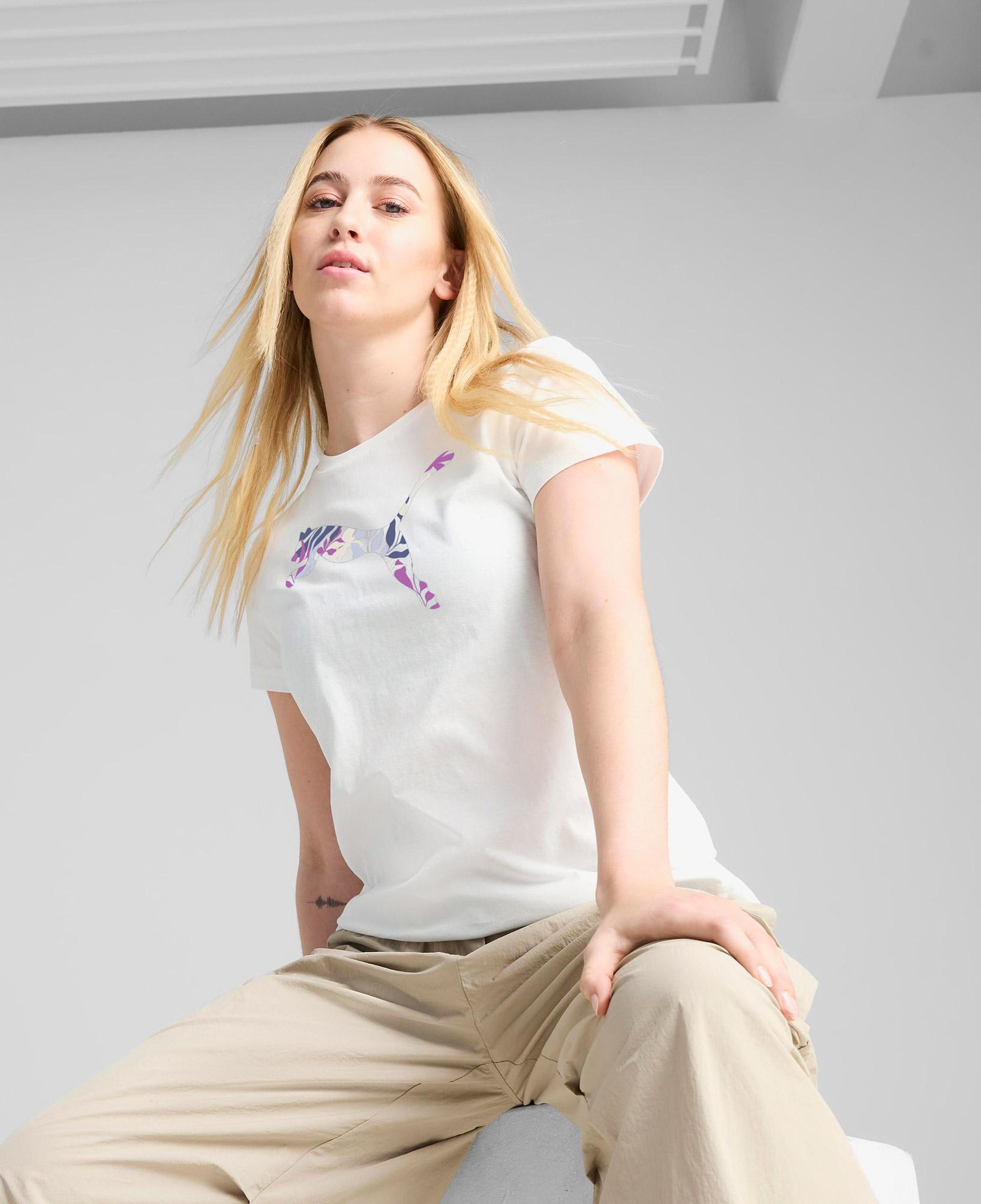 Puma Graphics Floral Cat Logo Kadın Beyaz T-Shirt