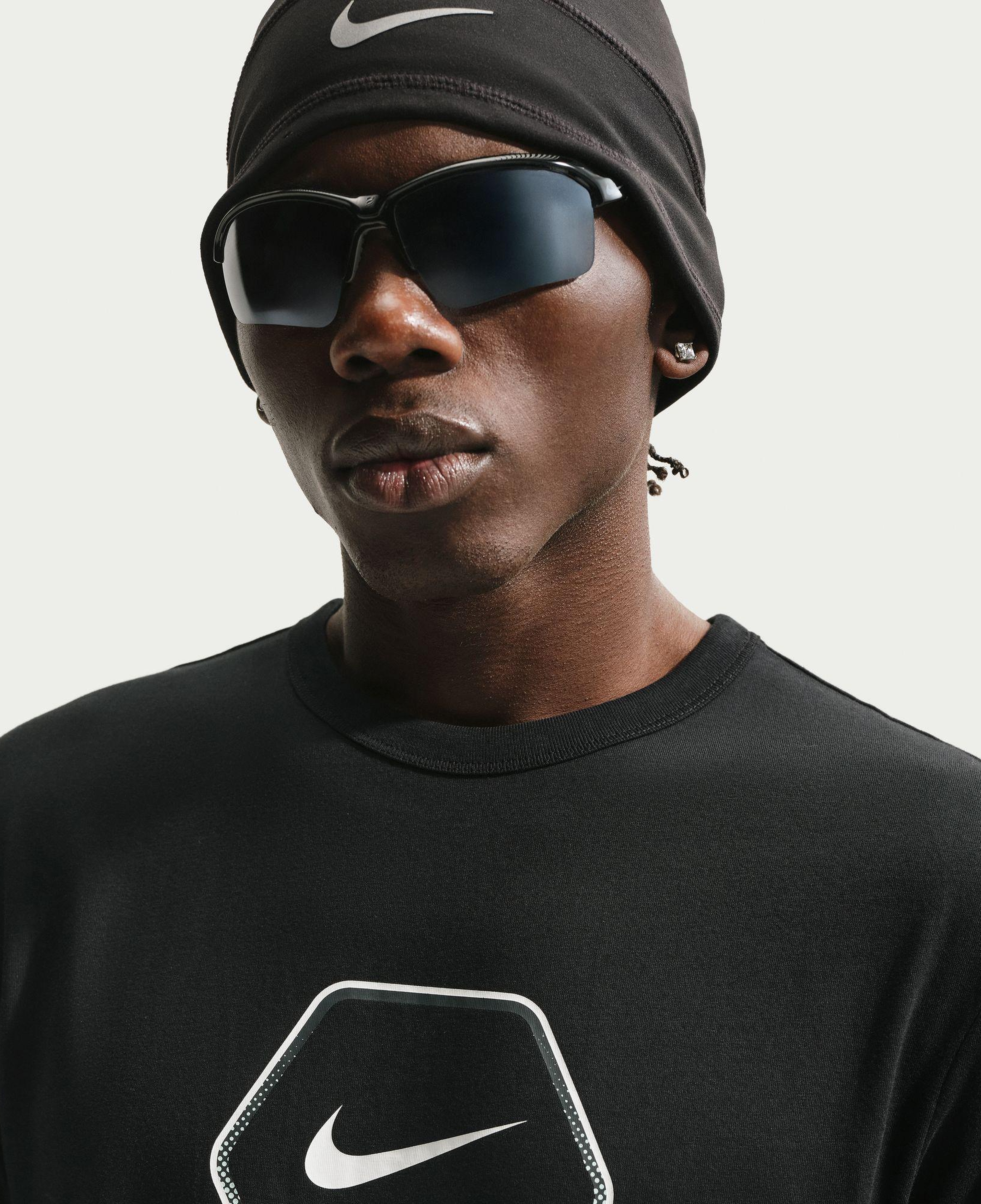 Nike Sportswear Erkek Siyah T-Shirt