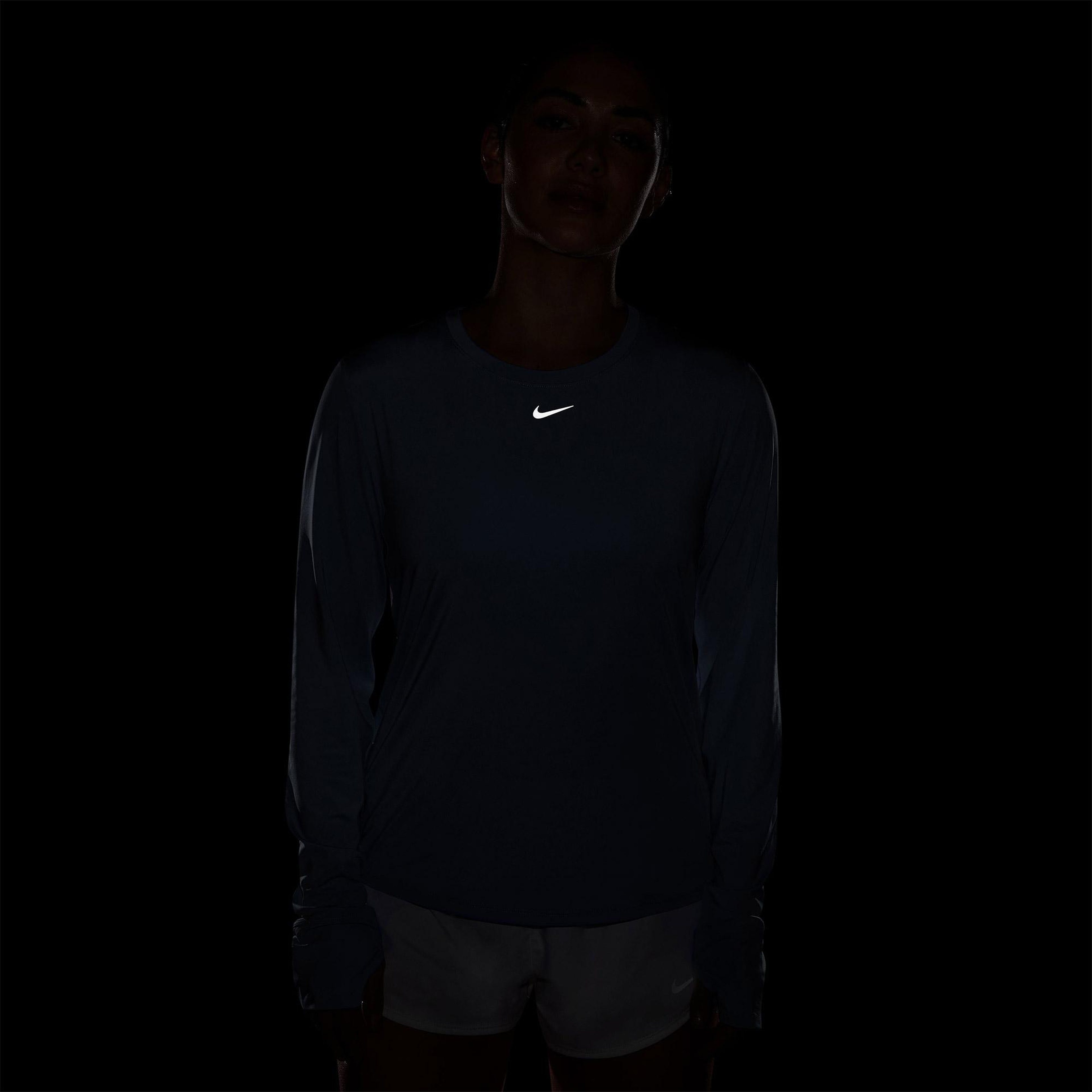 Nike One Classic Dri-Fit Kadın Mavi Sweatshirt