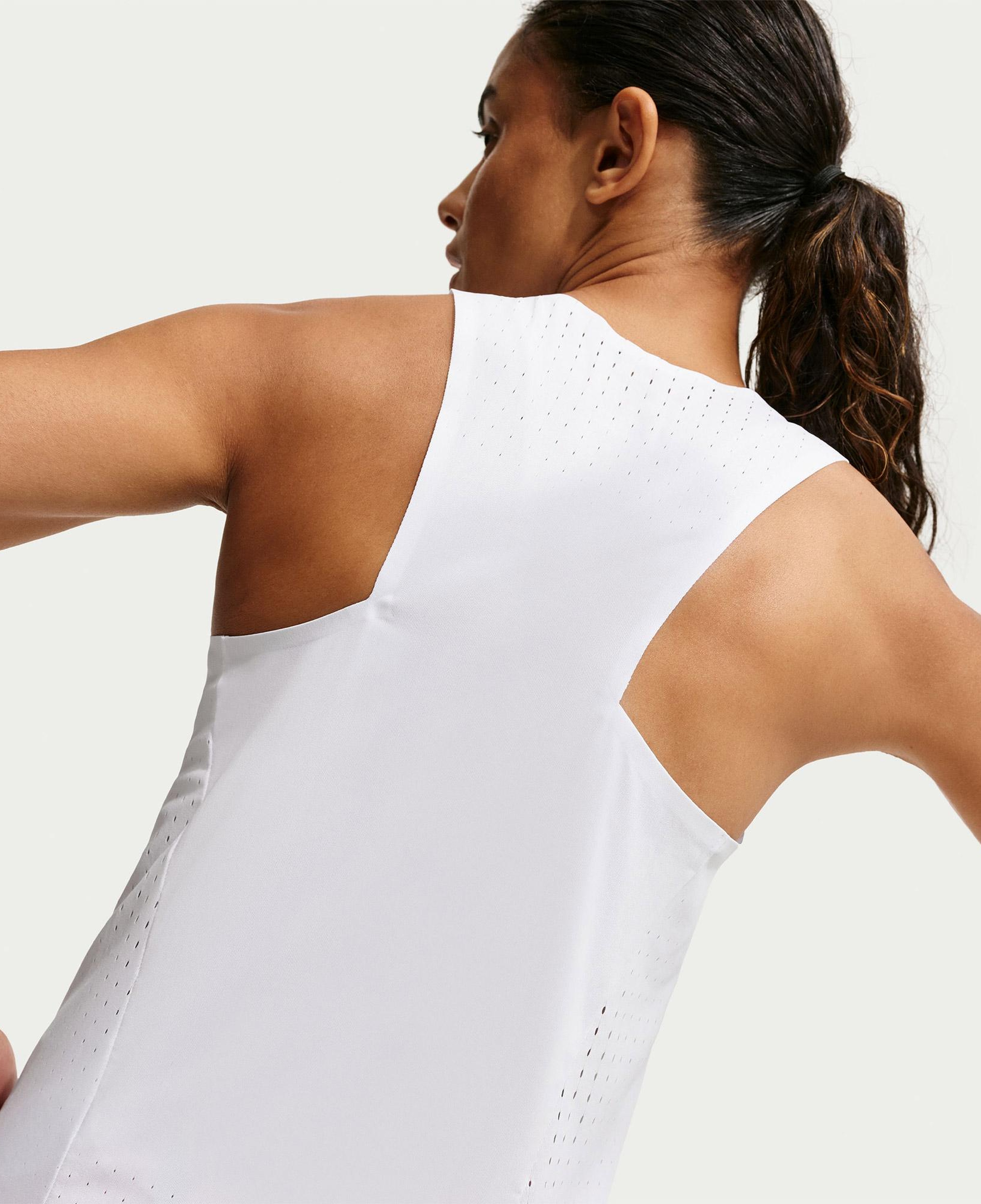 Nike AeroSwift Dri-Fit ADV Kadın Beyaz Kolsuz T-Shirt