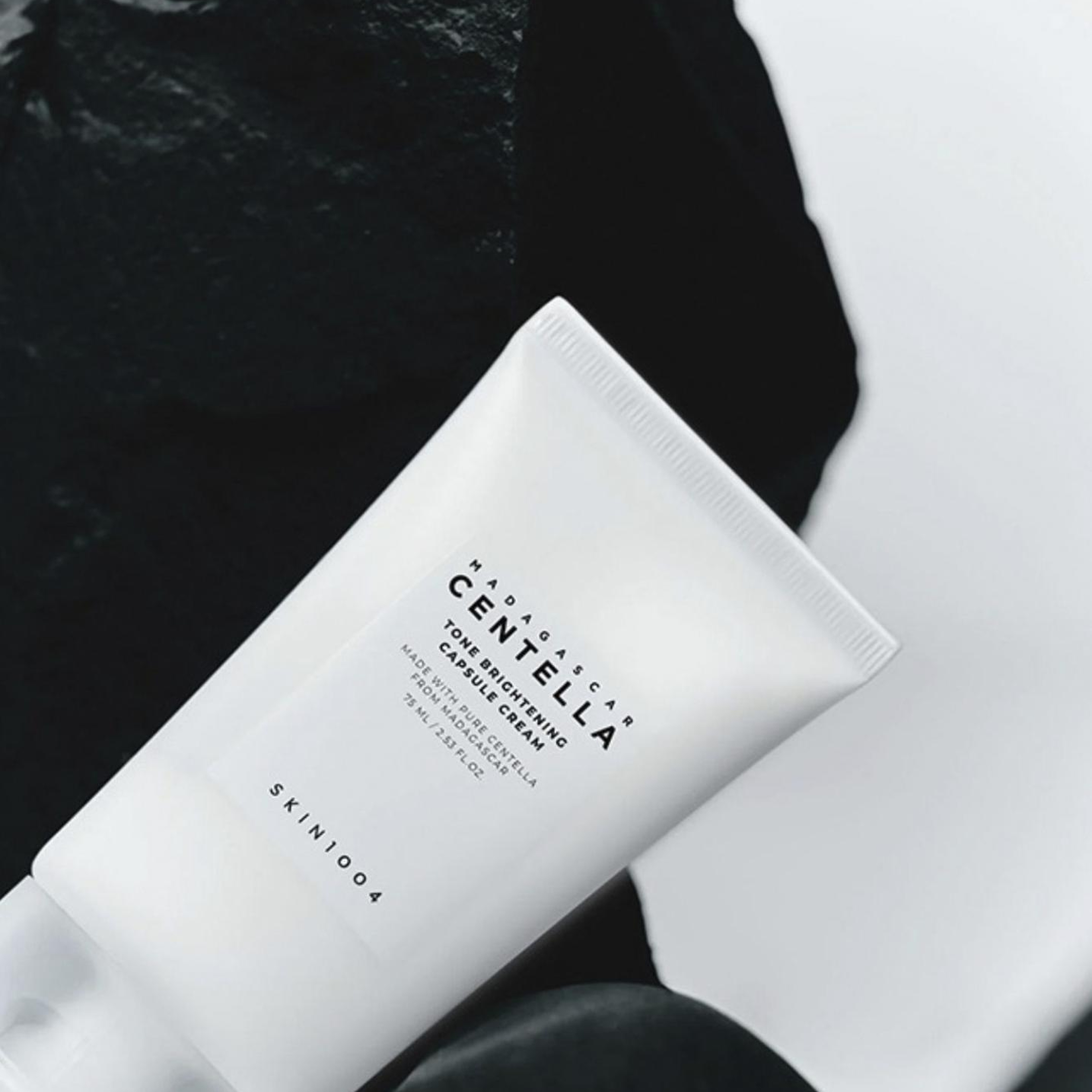 Skin1004 Madagascar Centella Tone Brightening Capsule Cream Cilt Tonu Eşitleyici Aydınlatıcı Yüz Kremi 75 ml