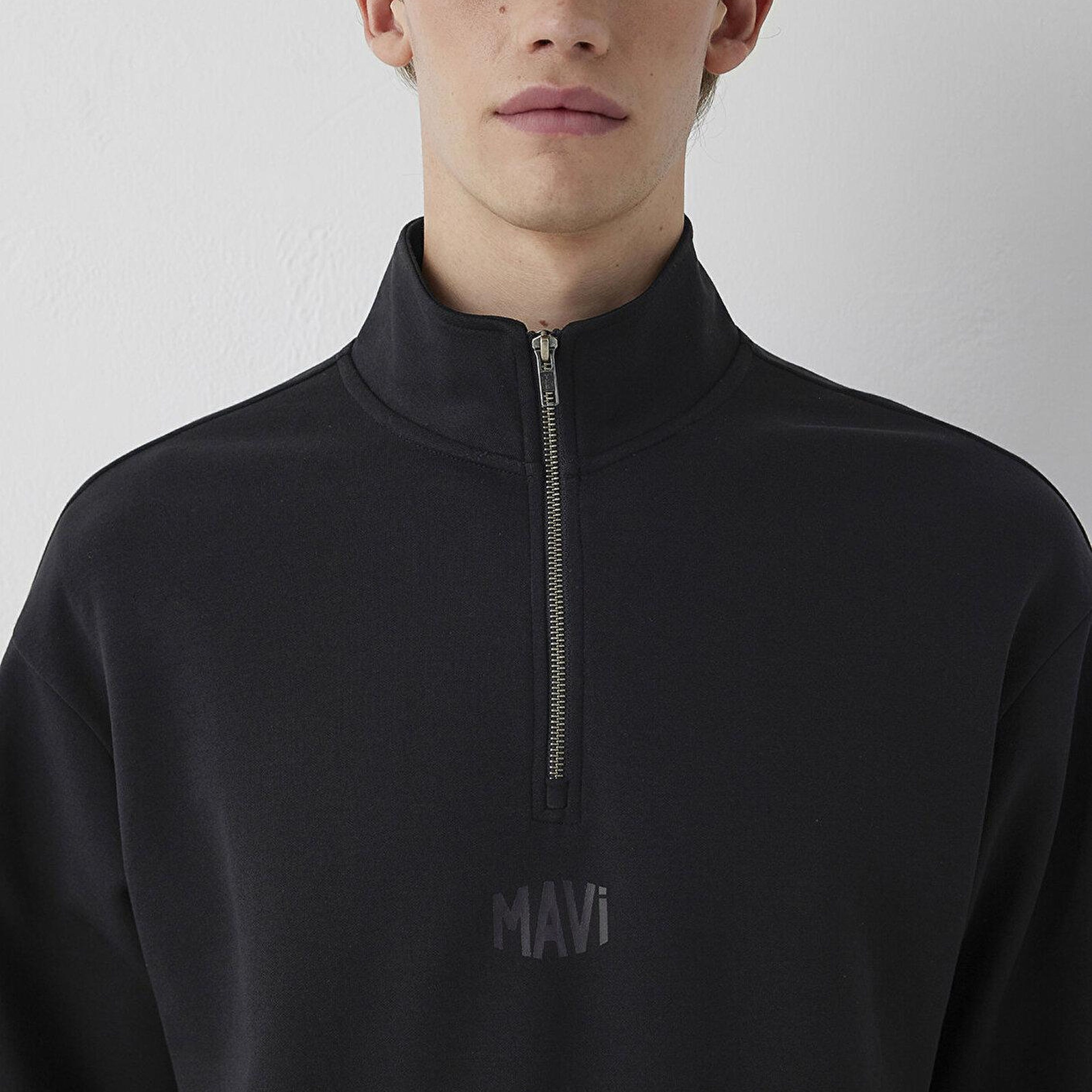 Mavi Mavi Logo Baskılı Yarı Fermuarlı Siyah İnterlok Sweatshirt 0S10681-900